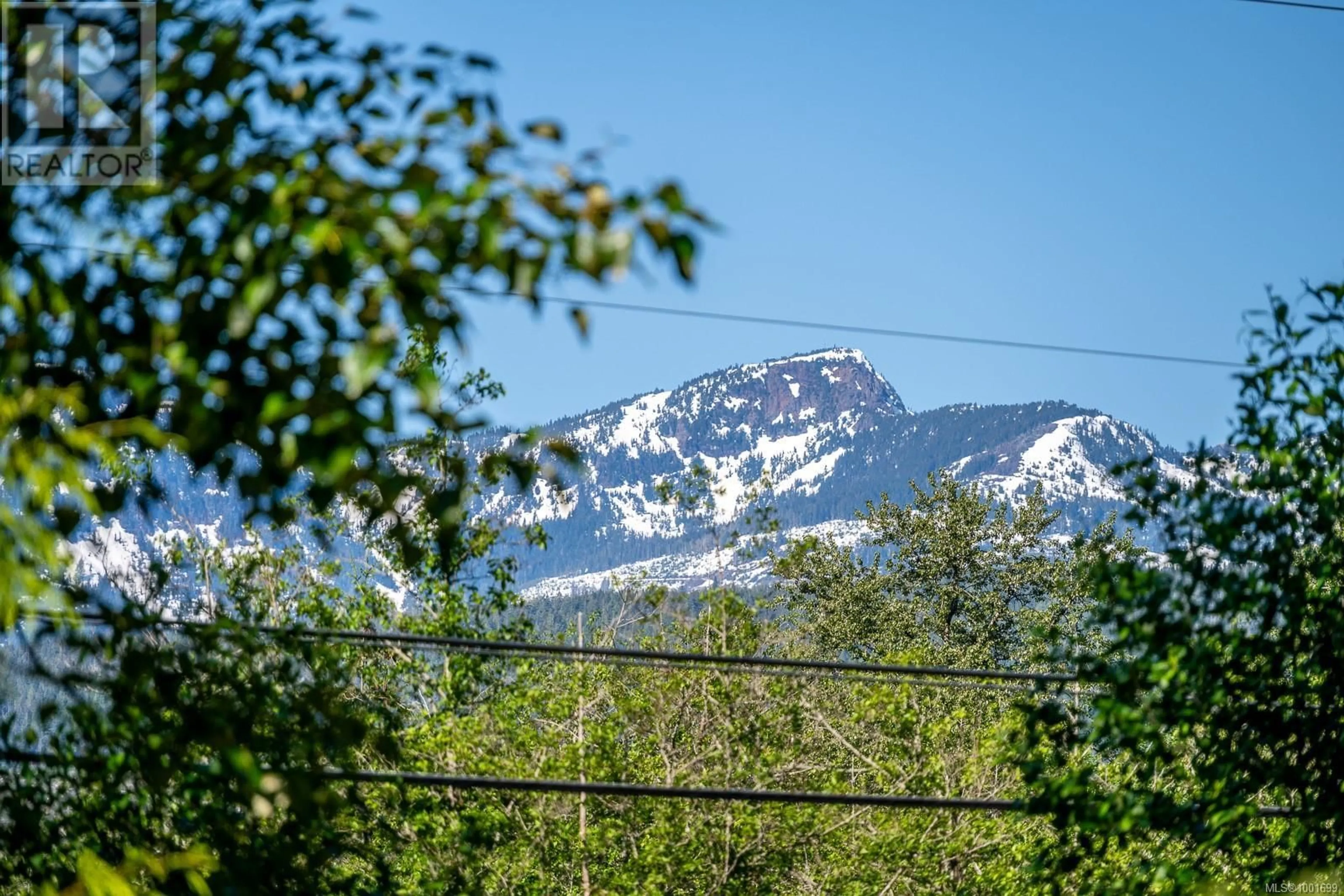 Unknown for 7608 ISLAND HIGHWAY NORTH, Black Creek British Columbia V9J1G3