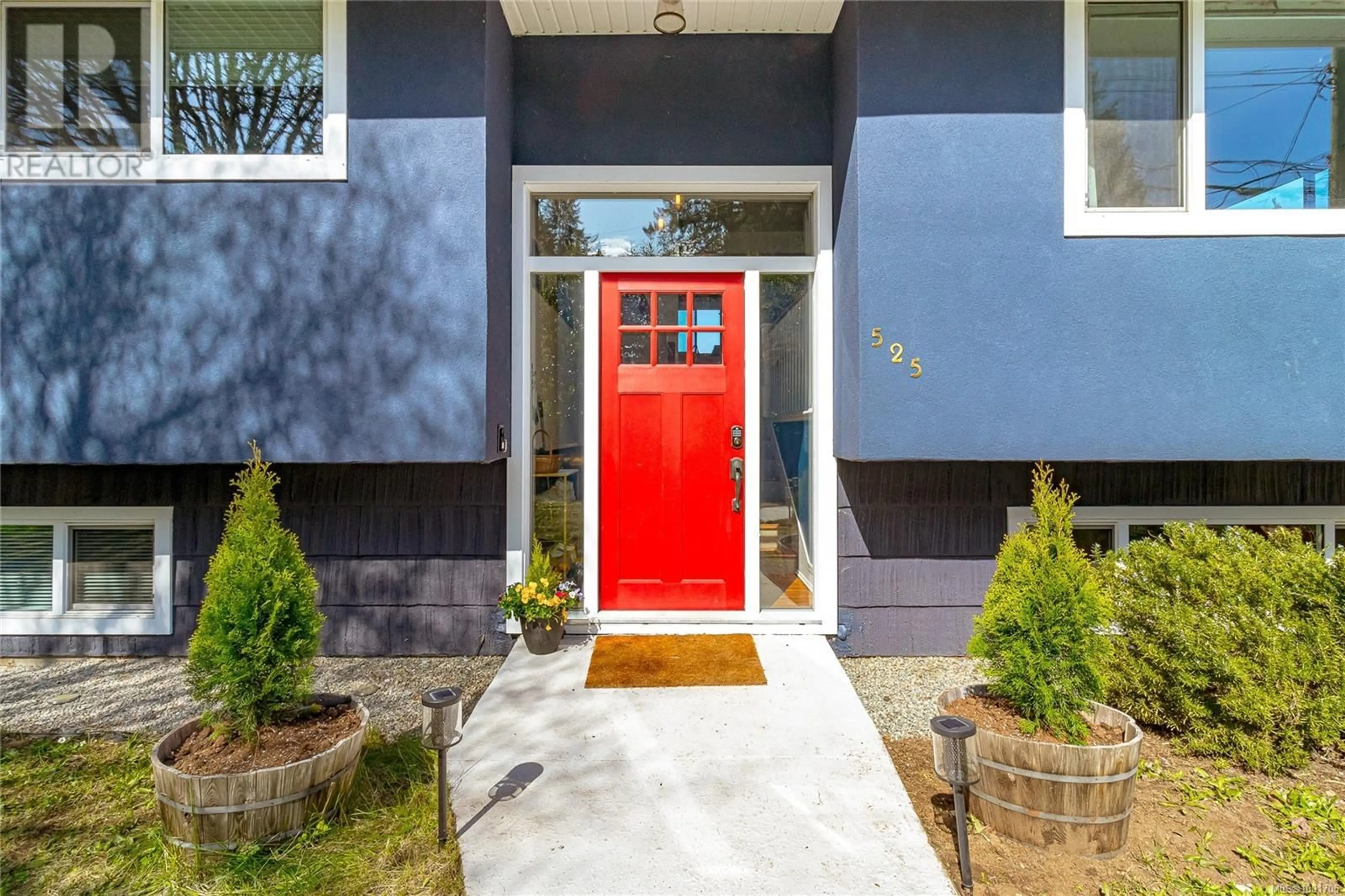 Indoor entryway for 525 NOOWICK ROAD, Mill Bay British Columbia V0R2P4
