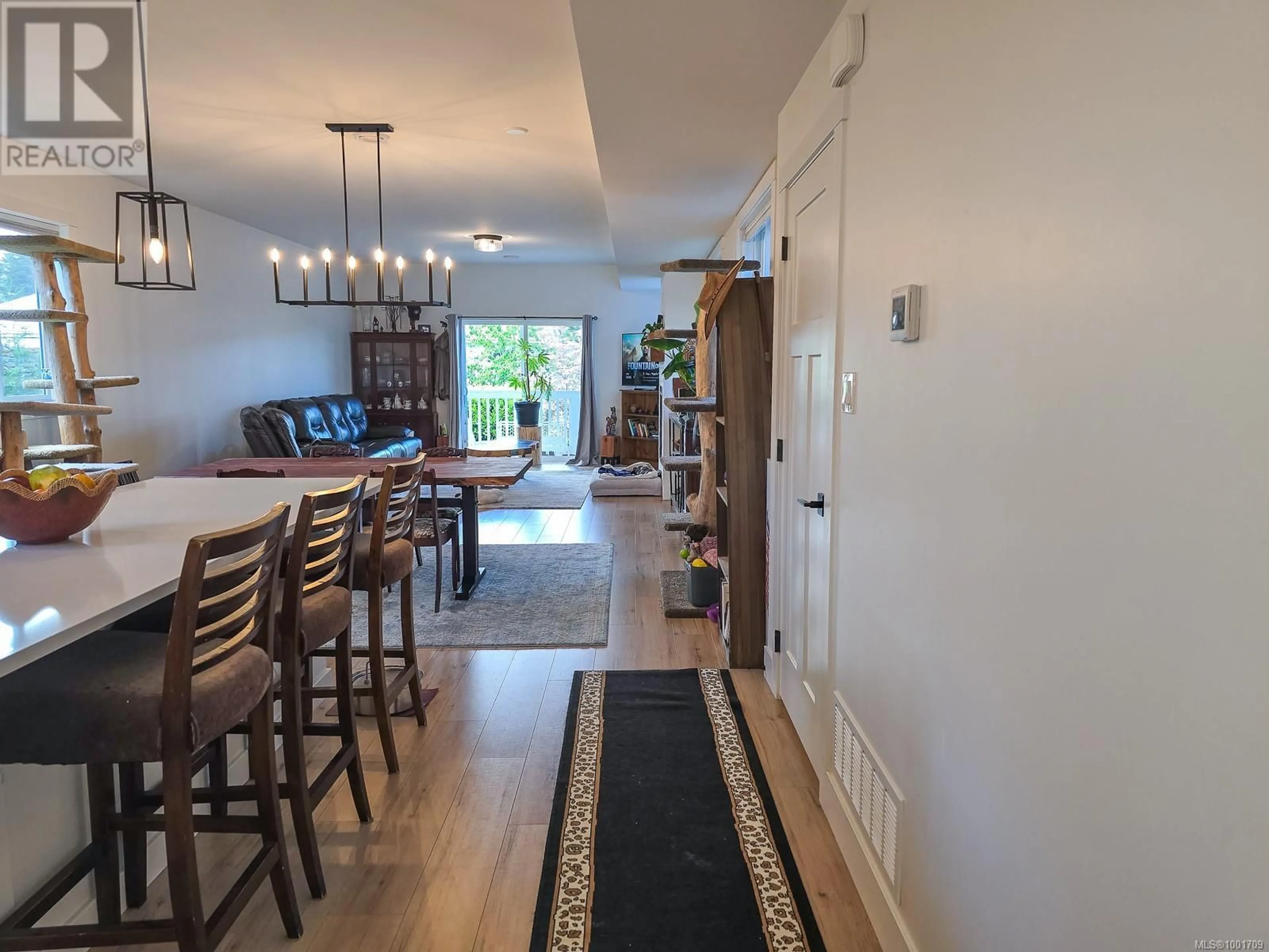Unknown for 2828 MARYPORT AVENUE, Cumberland British Columbia V0R1S0