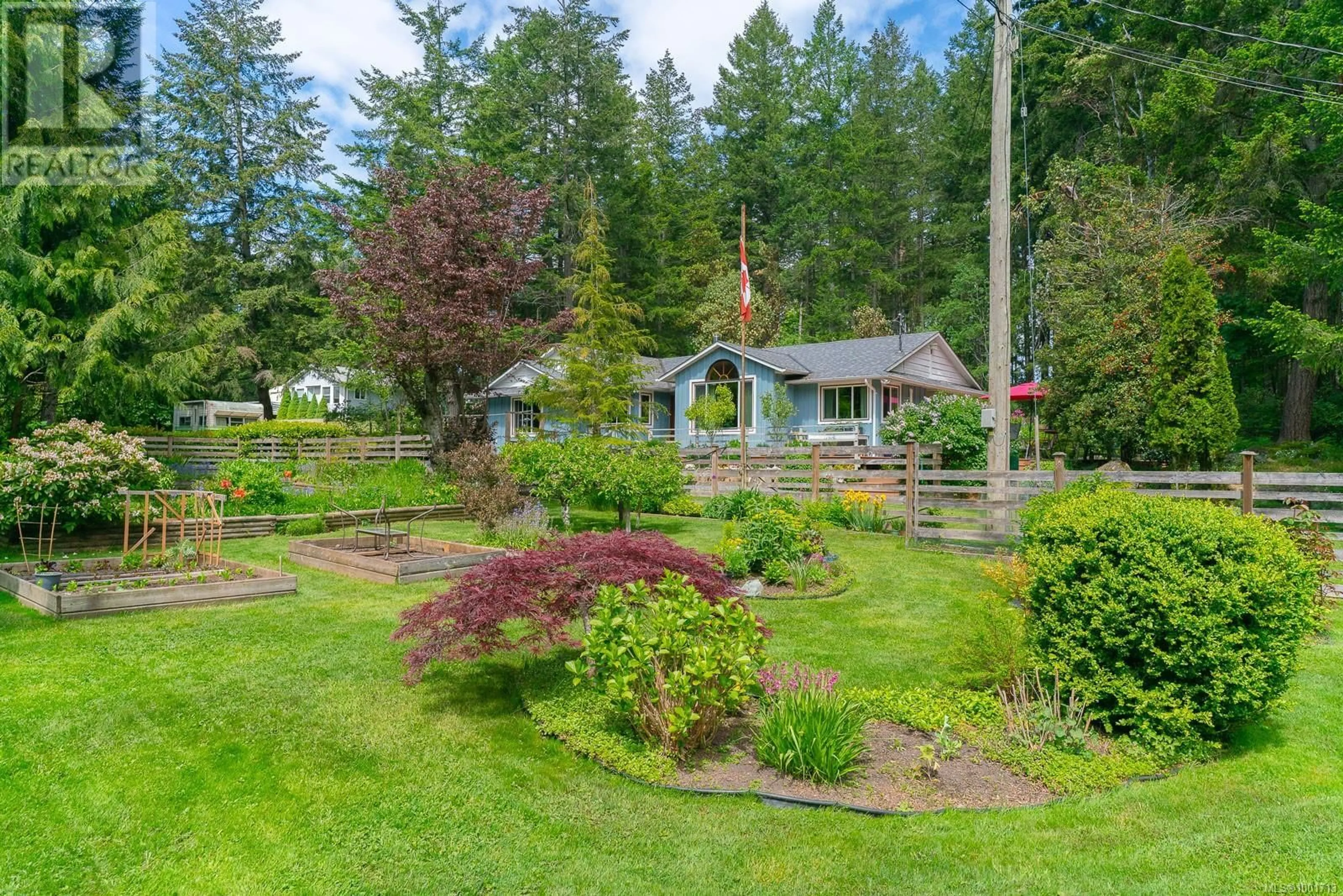 A pic from outside/outdoor area/front of a property/back of a property/a pic from drone, unknown for 2742 CEDAR HEIGHTS CRESCENT, Nanaimo British Columbia V9X1N4