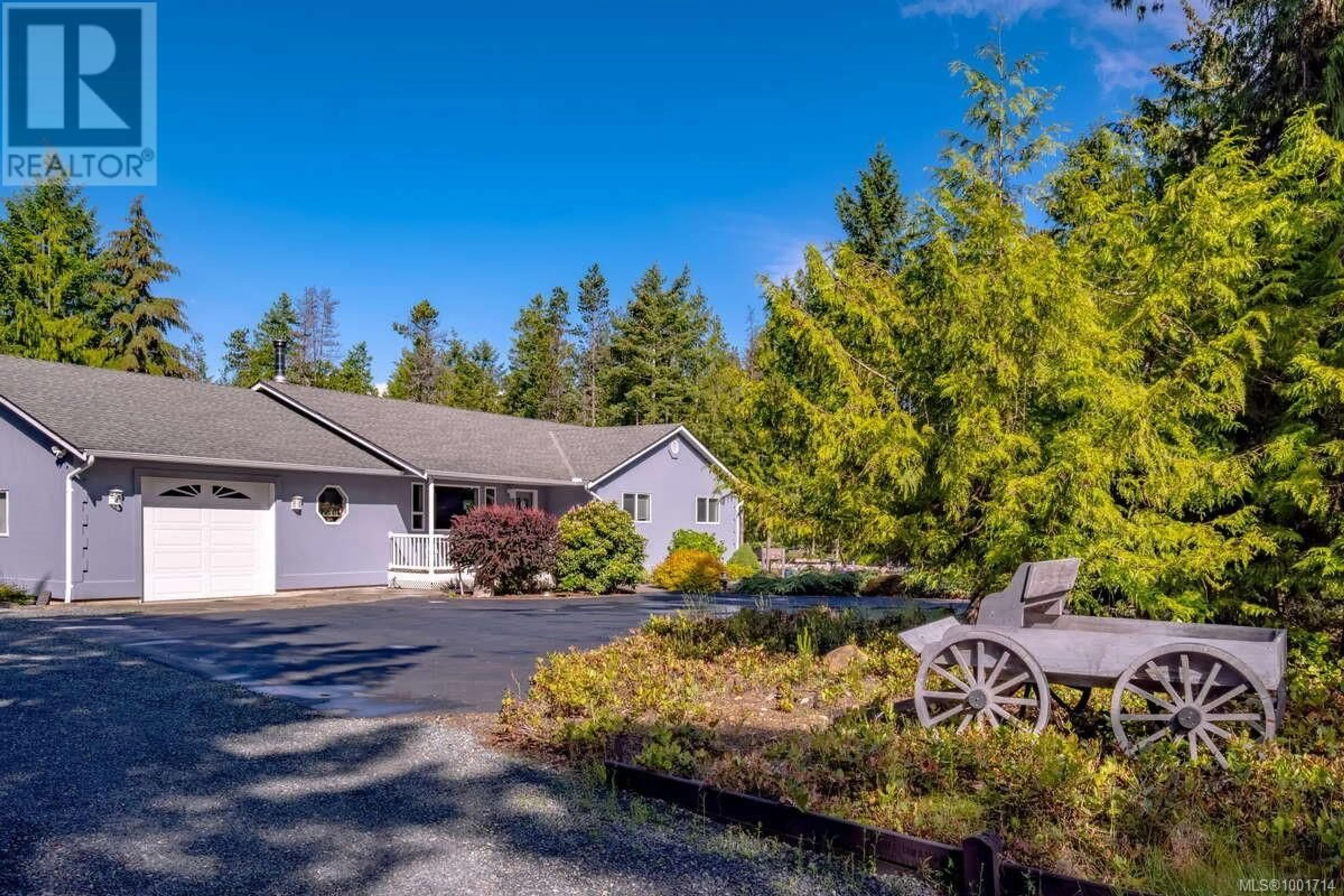 A pic from outside/outdoor area/front of a property/back of a property/a pic from drone, unknown for 1356 MEADOWOOD WAY, Qualicum Beach British Columbia V9K2S4