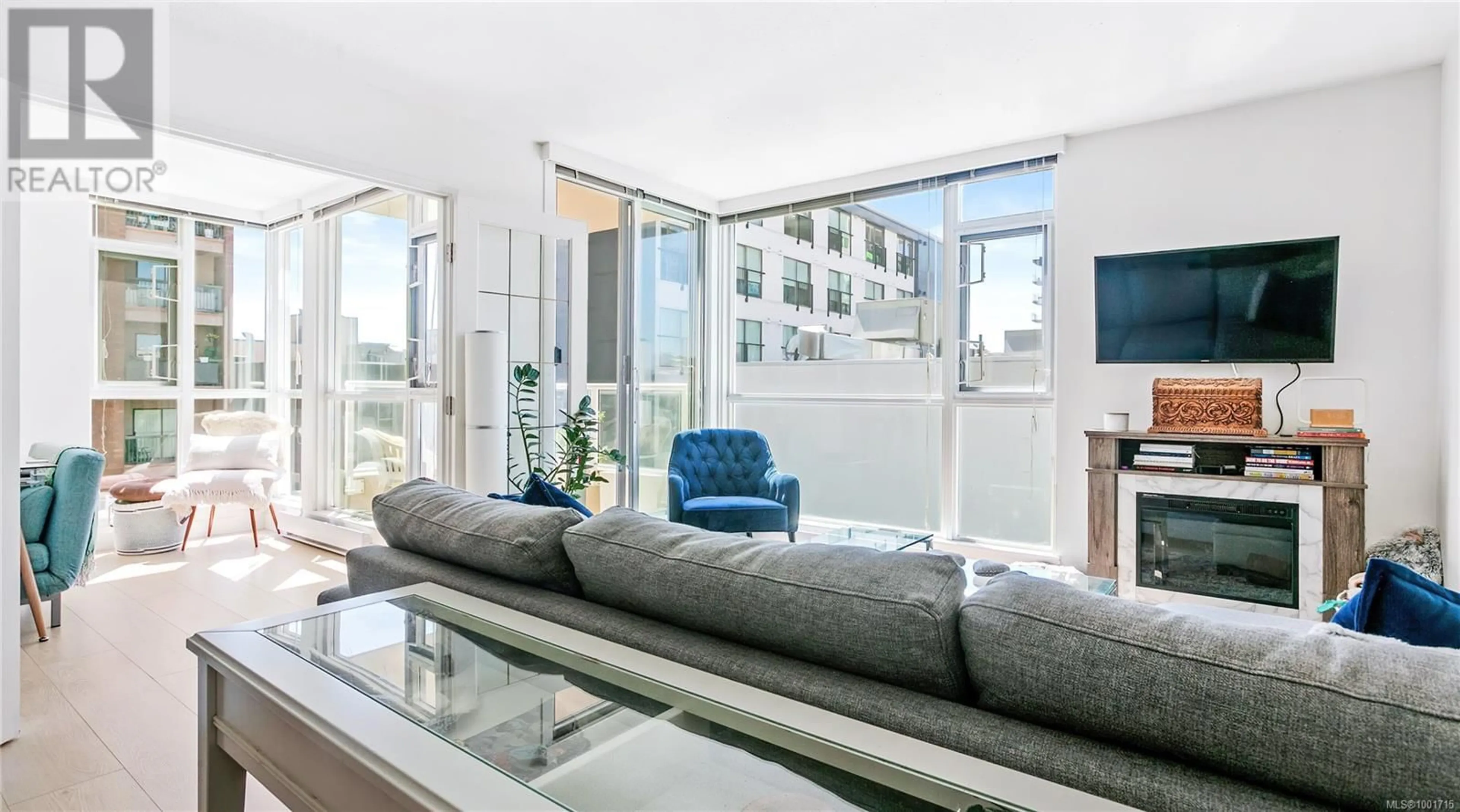 Living room with furniture, unknown for 502 - 835 VIEW STREET, Victoria British Columbia V8W3W8