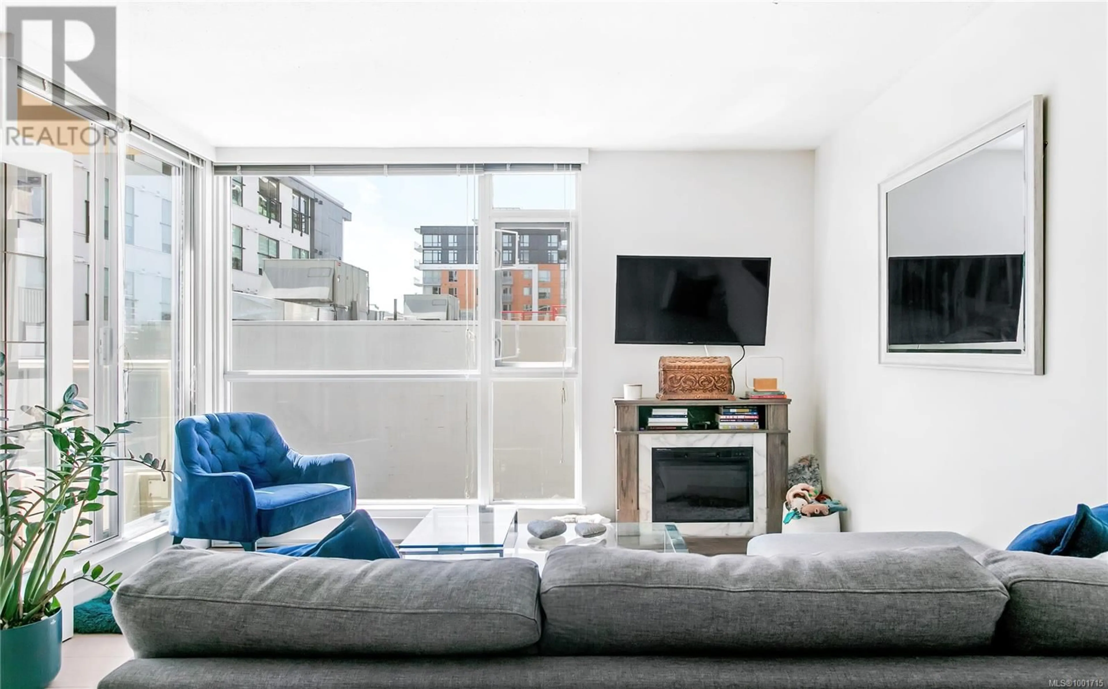 Living room with furniture, unknown for 502 - 835 VIEW STREET, Victoria British Columbia V8W3W8