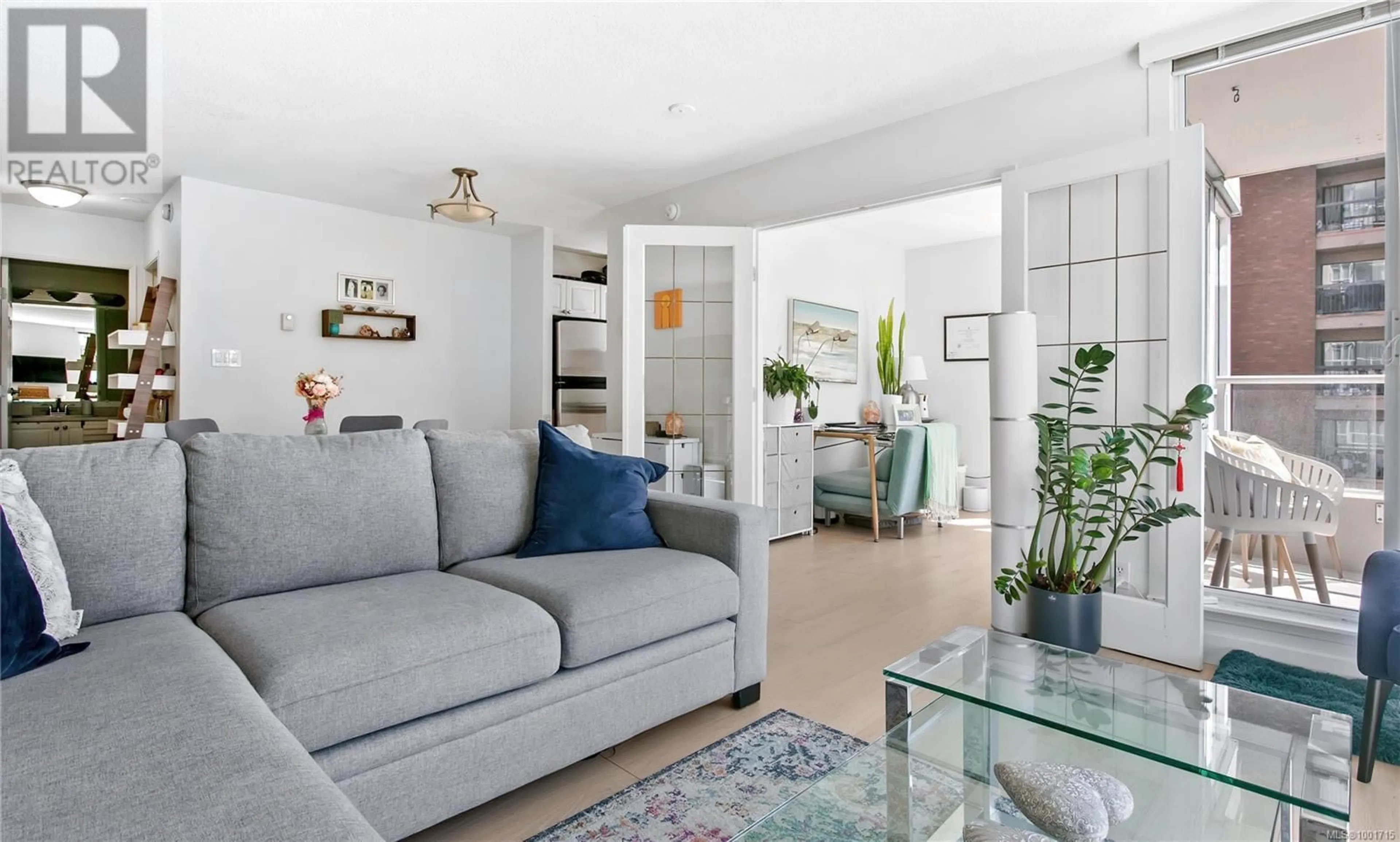 Living room with furniture, unknown for 502 - 835 VIEW STREET, Victoria British Columbia V8W3W8