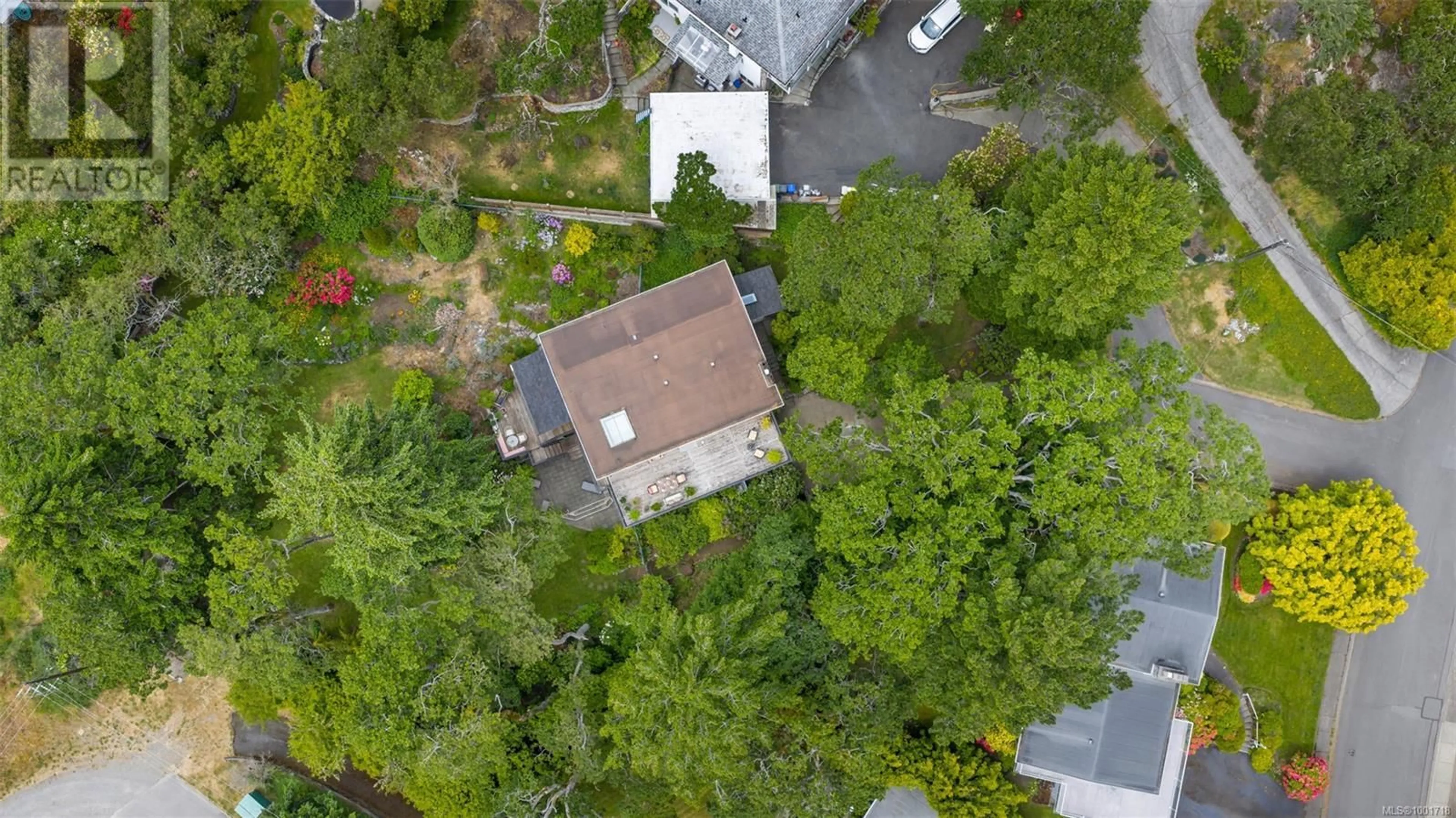 A pic from outside/outdoor area/front of a property/back of a property/a pic from drone, unknown for 3512 PLYMOUTH ROAD, Oak Bay British Columbia V8P4X4