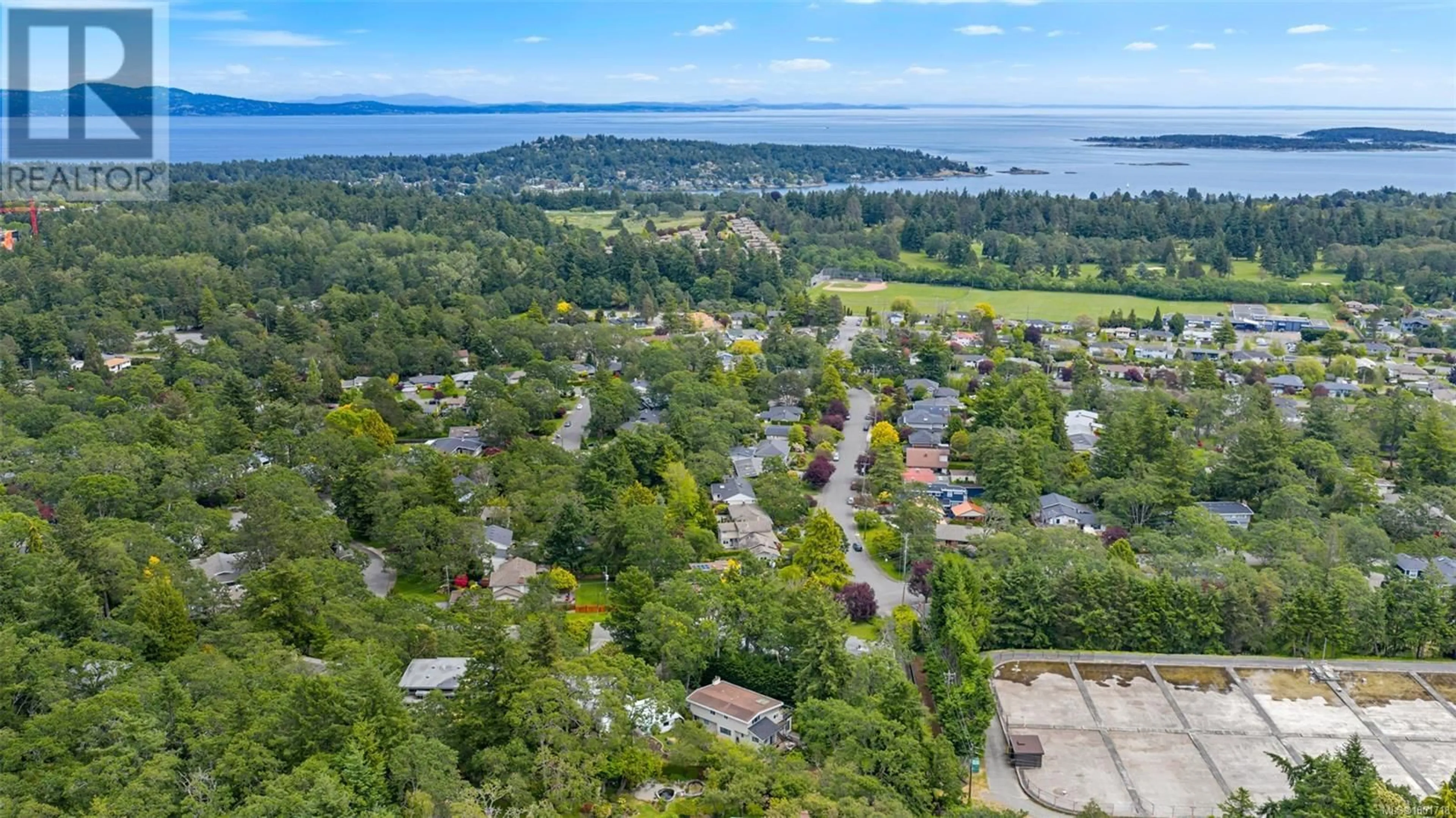 A pic from outside/outdoor area/front of a property/back of a property/a pic from drone, water/lake/river/ocean view for 3512 PLYMOUTH ROAD, Oak Bay British Columbia V8P4X4