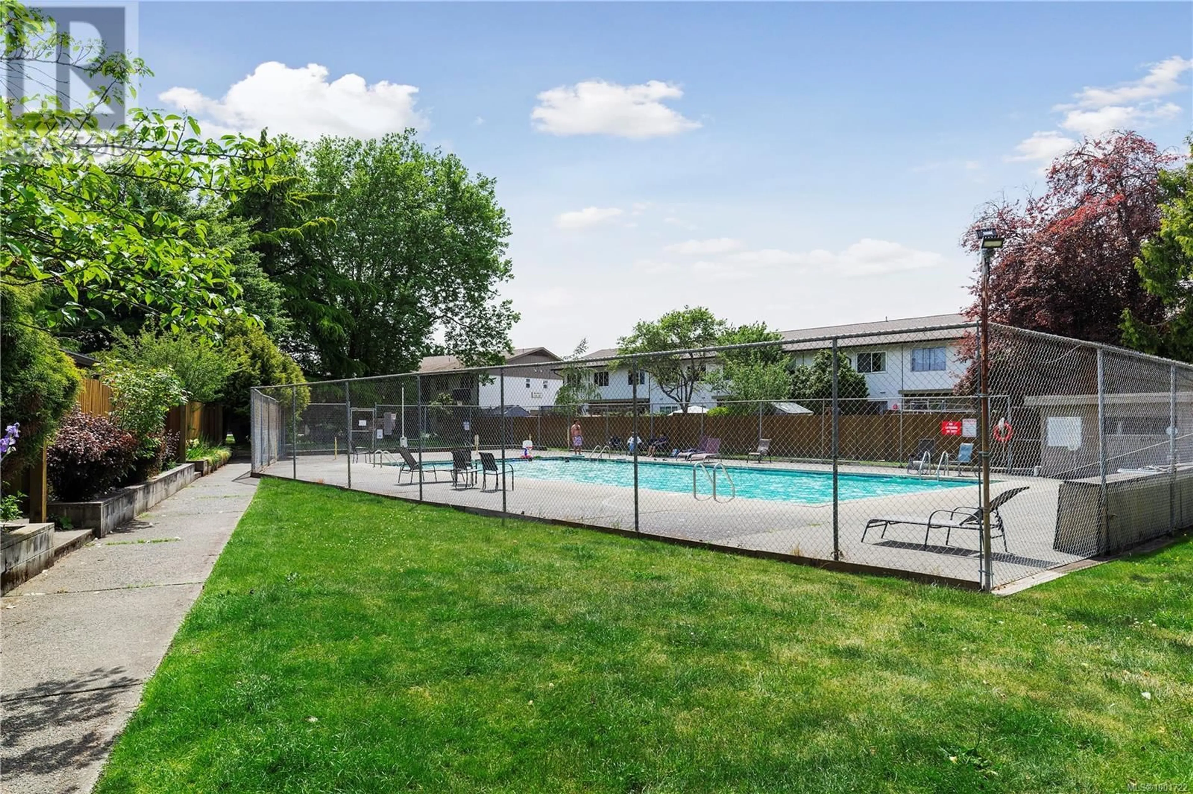 Pool for 3638 TILLICUM ROAD, Saanich British Columbia V8Z4H4