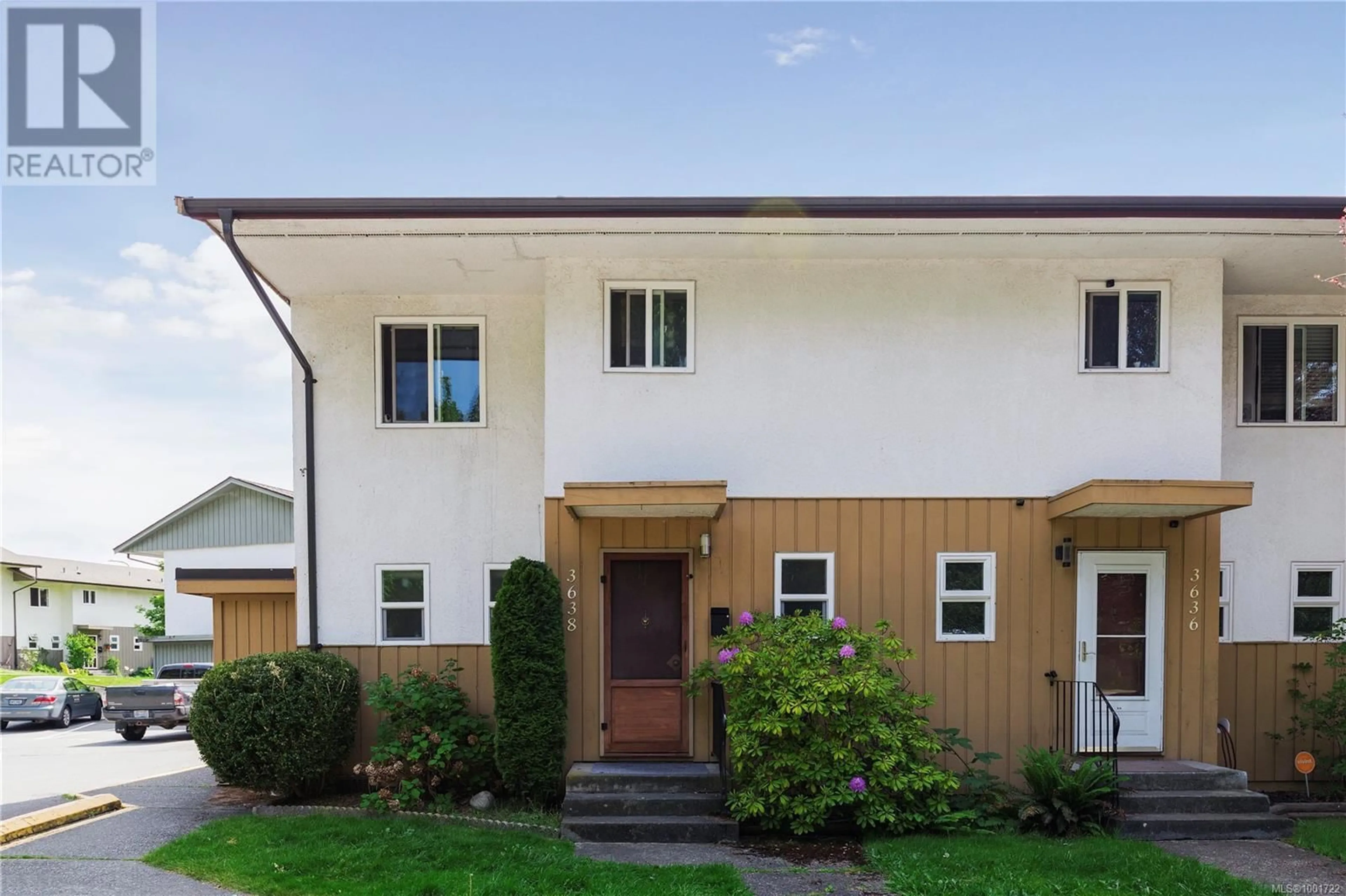 Home with vinyl exterior material, street for 3638 TILLICUM ROAD, Saanich British Columbia V8Z4H4