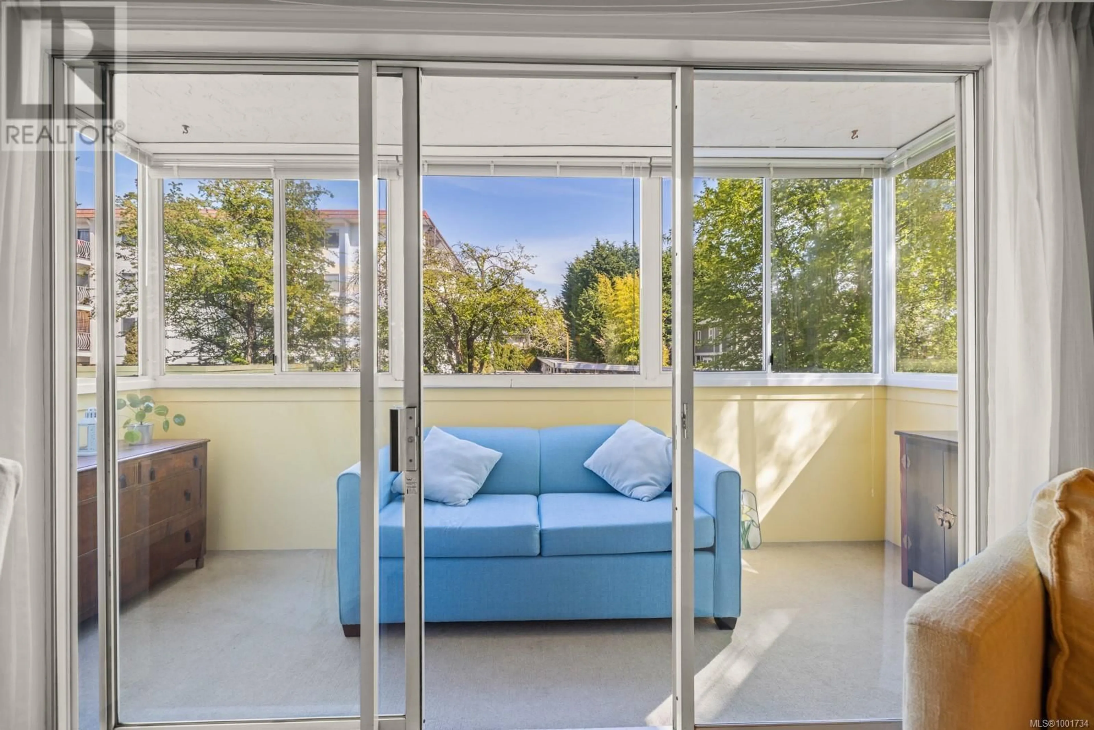 Unknown for 204 - 415 LINDEN AVENUE, Victoria British Columbia V8V4G2