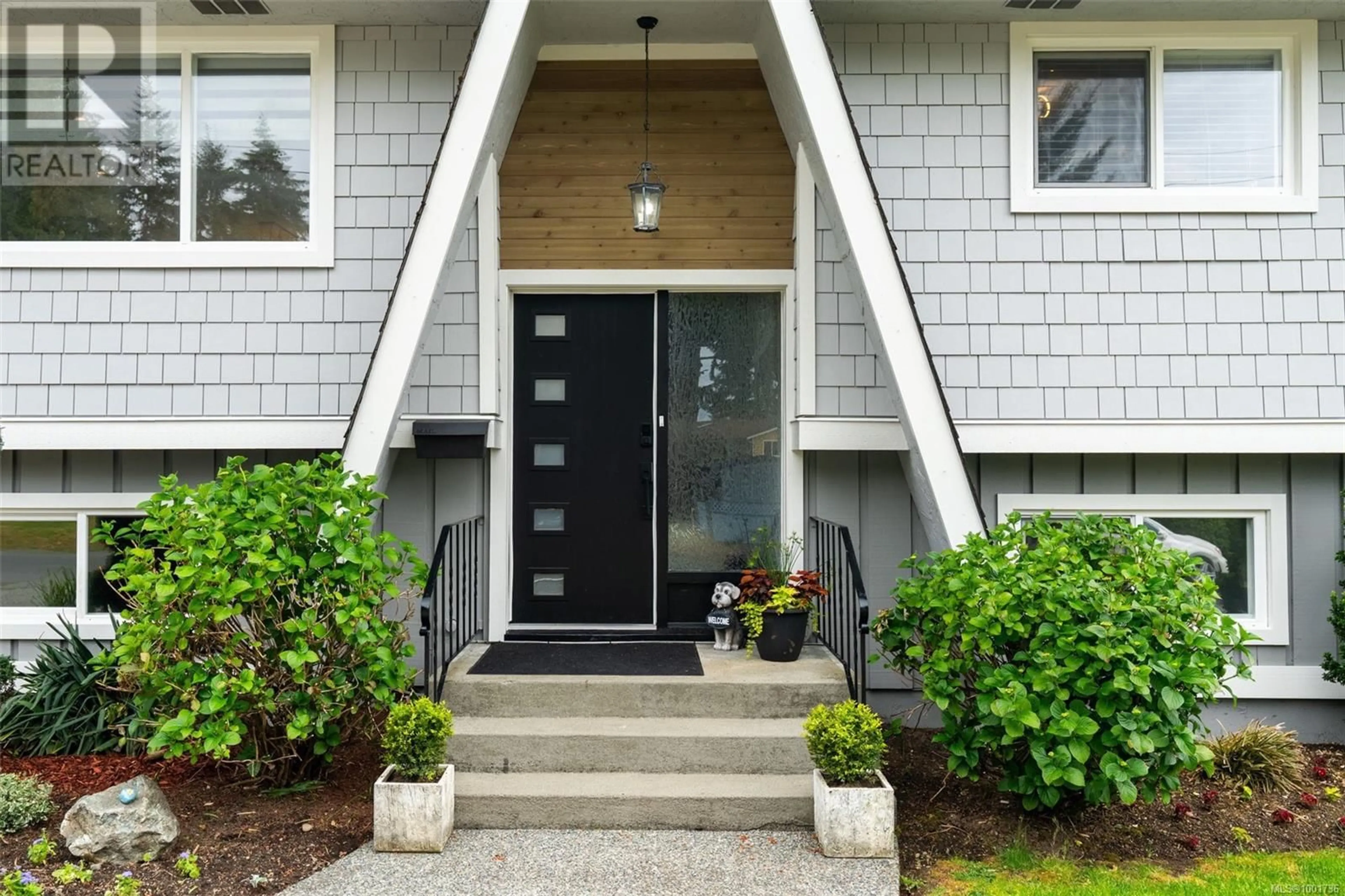 Indoor entryway for 2429 MARLENE DRIVE, Colwood British Columbia V9B4L3