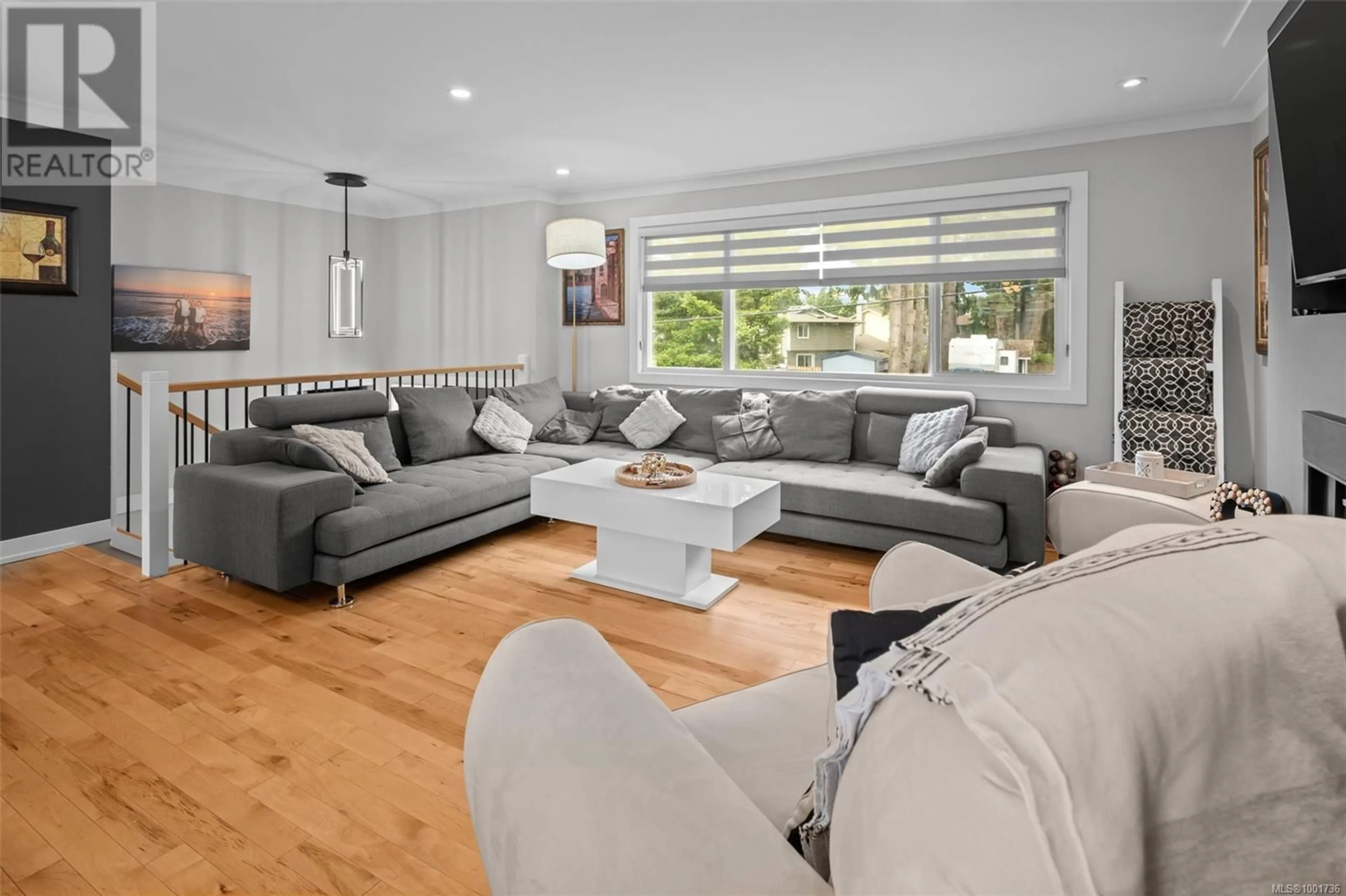 Living room with furniture, unknown for 2429 MARLENE DRIVE, Colwood British Columbia V9B4L3