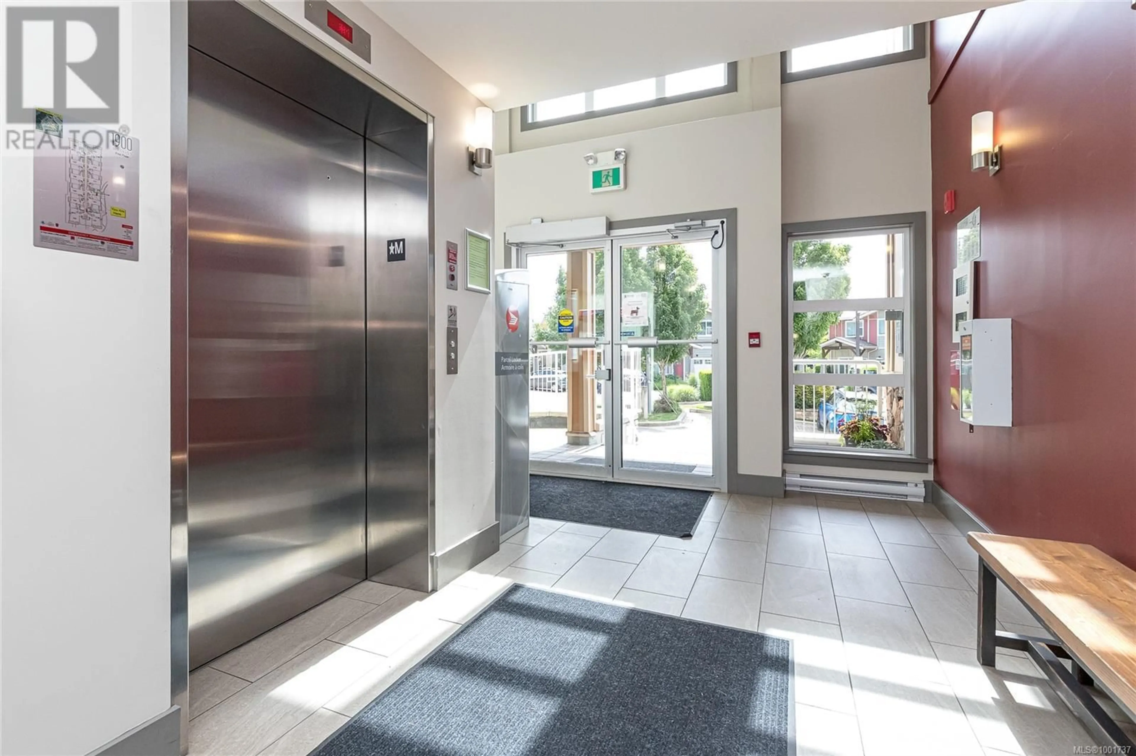 Indoor foyer for 209 - 1900 WATKISS WAY, View Royal British Columbia V9B0S8
