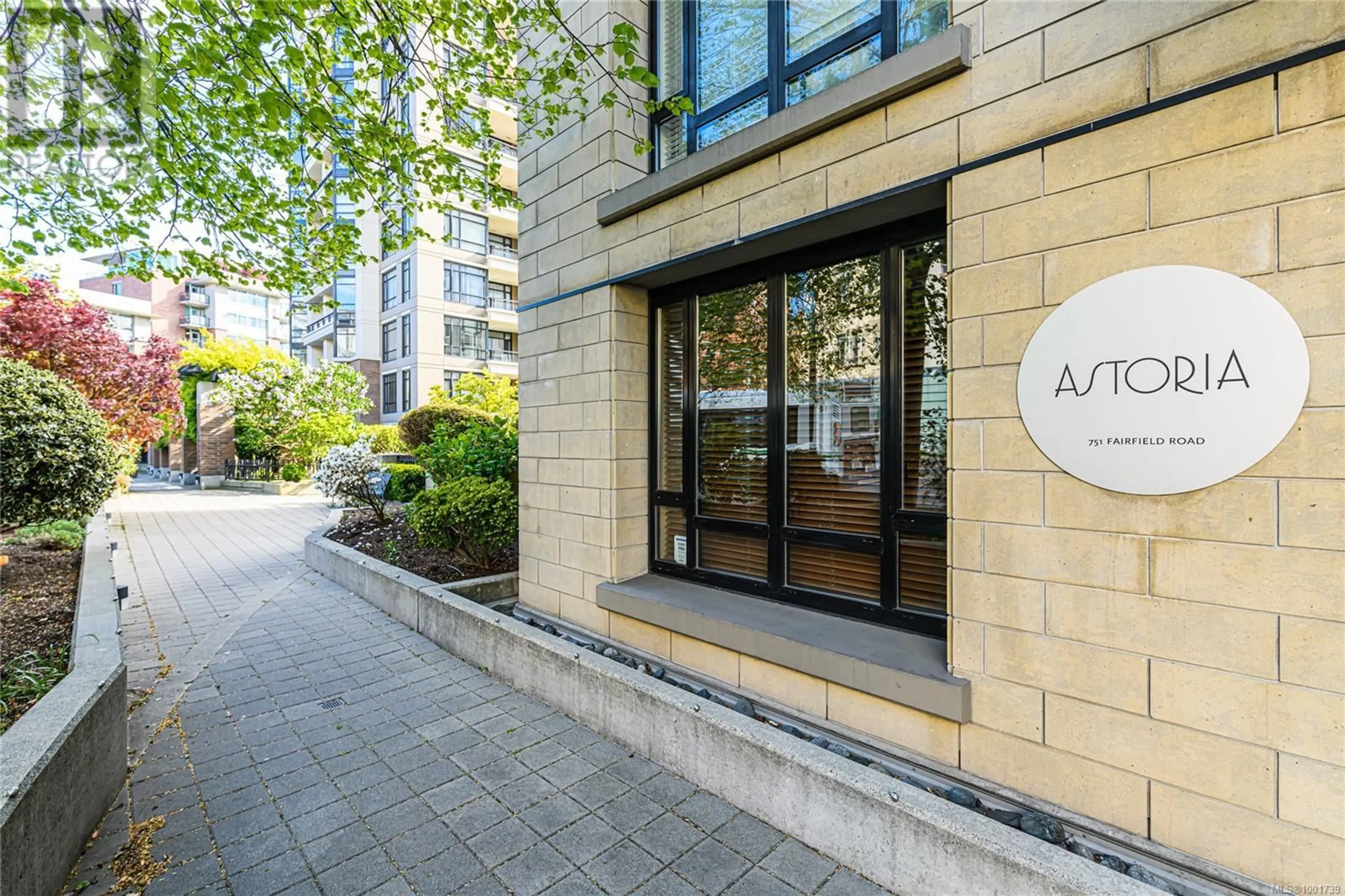 Unknown for 506 - 751 FAIRFIELD ROAD, Victoria British Columbia V8W4A4