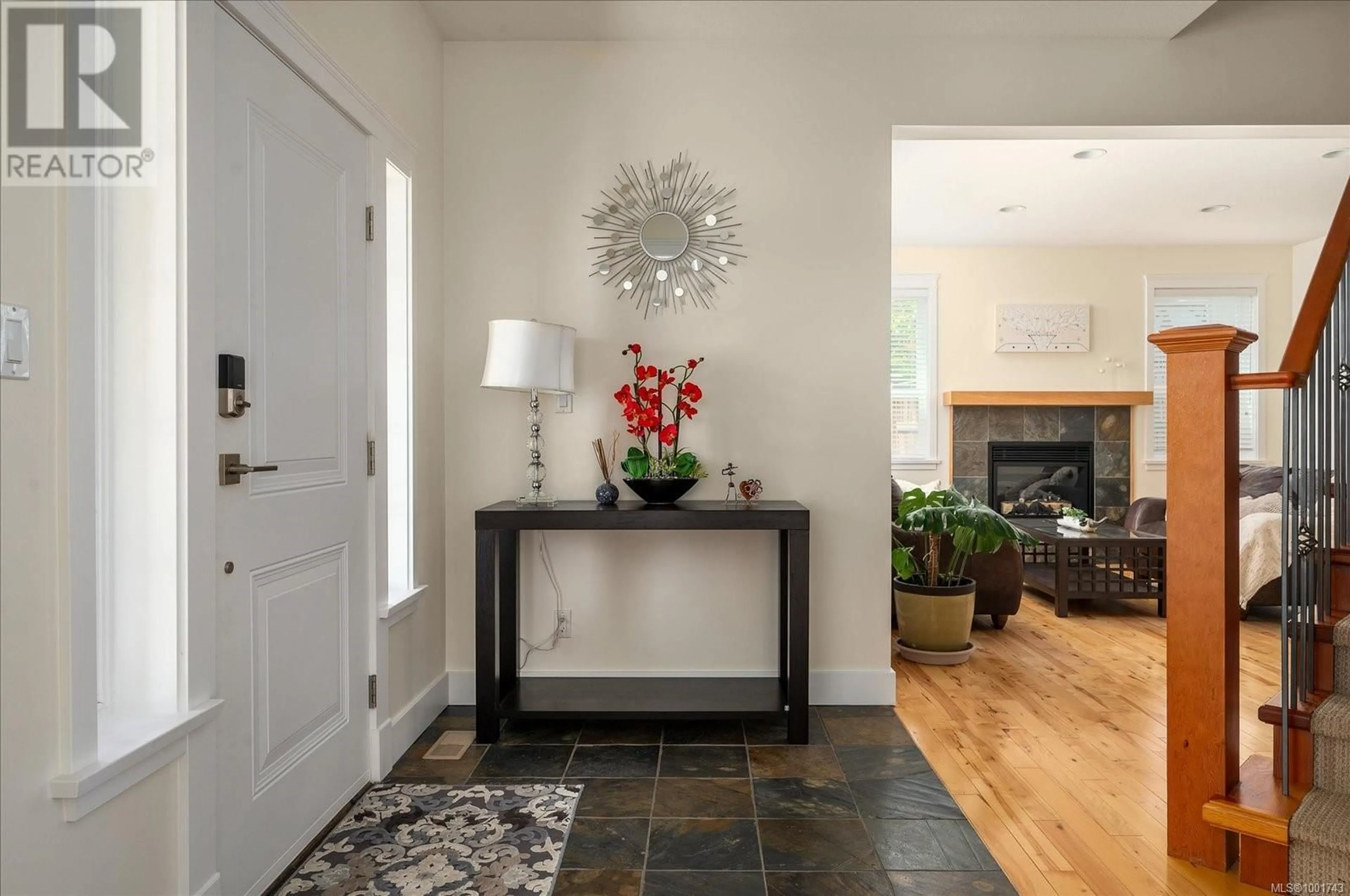 Indoor entryway for 6212 AVERILL DRIVE, Duncan British Columbia V9L6Z3