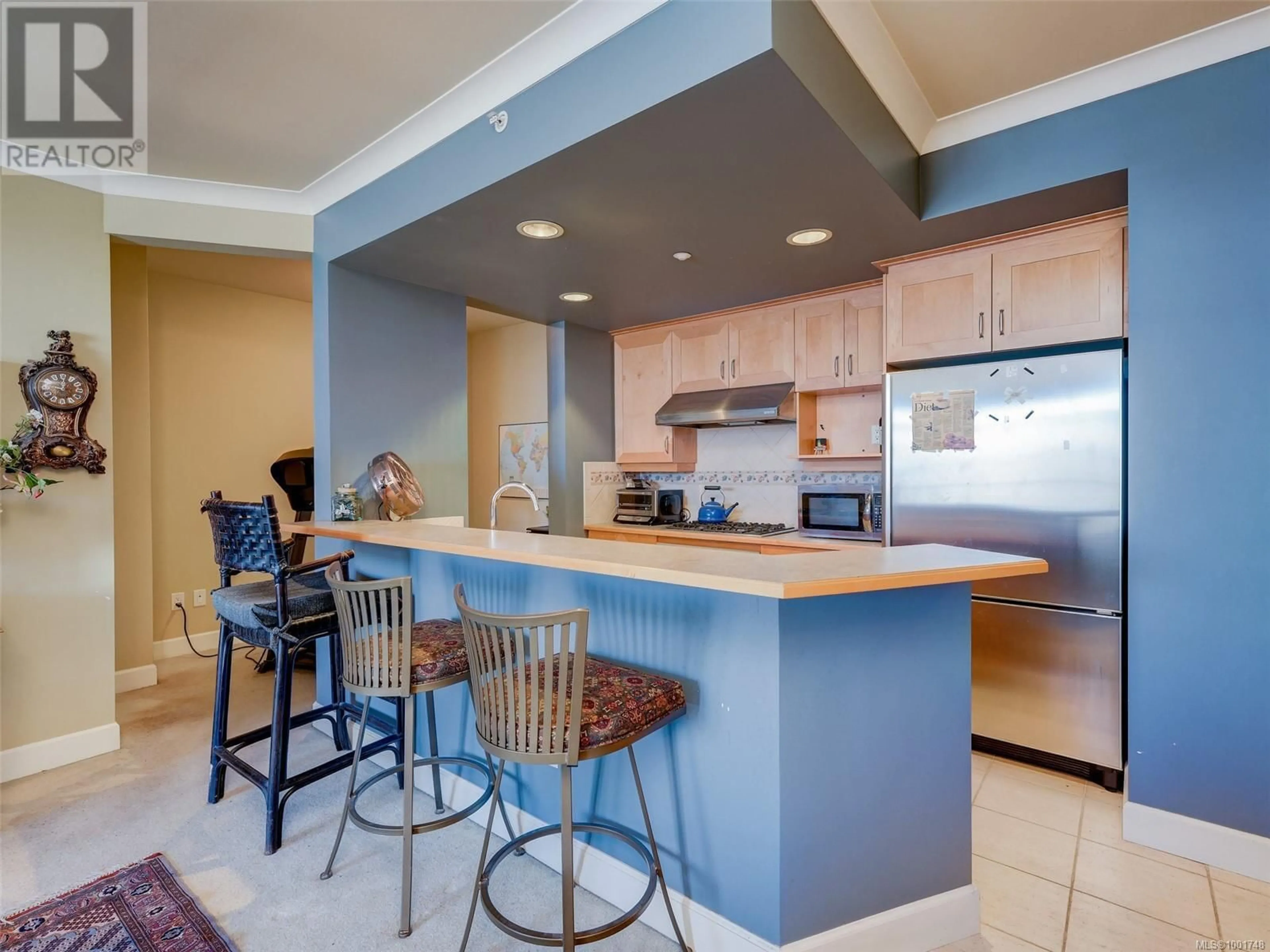 Open concept kitchen, ceramic/tile floor for 514 - 21 DALLAS ROAD, Victoria British Columbia V8V4Z9
