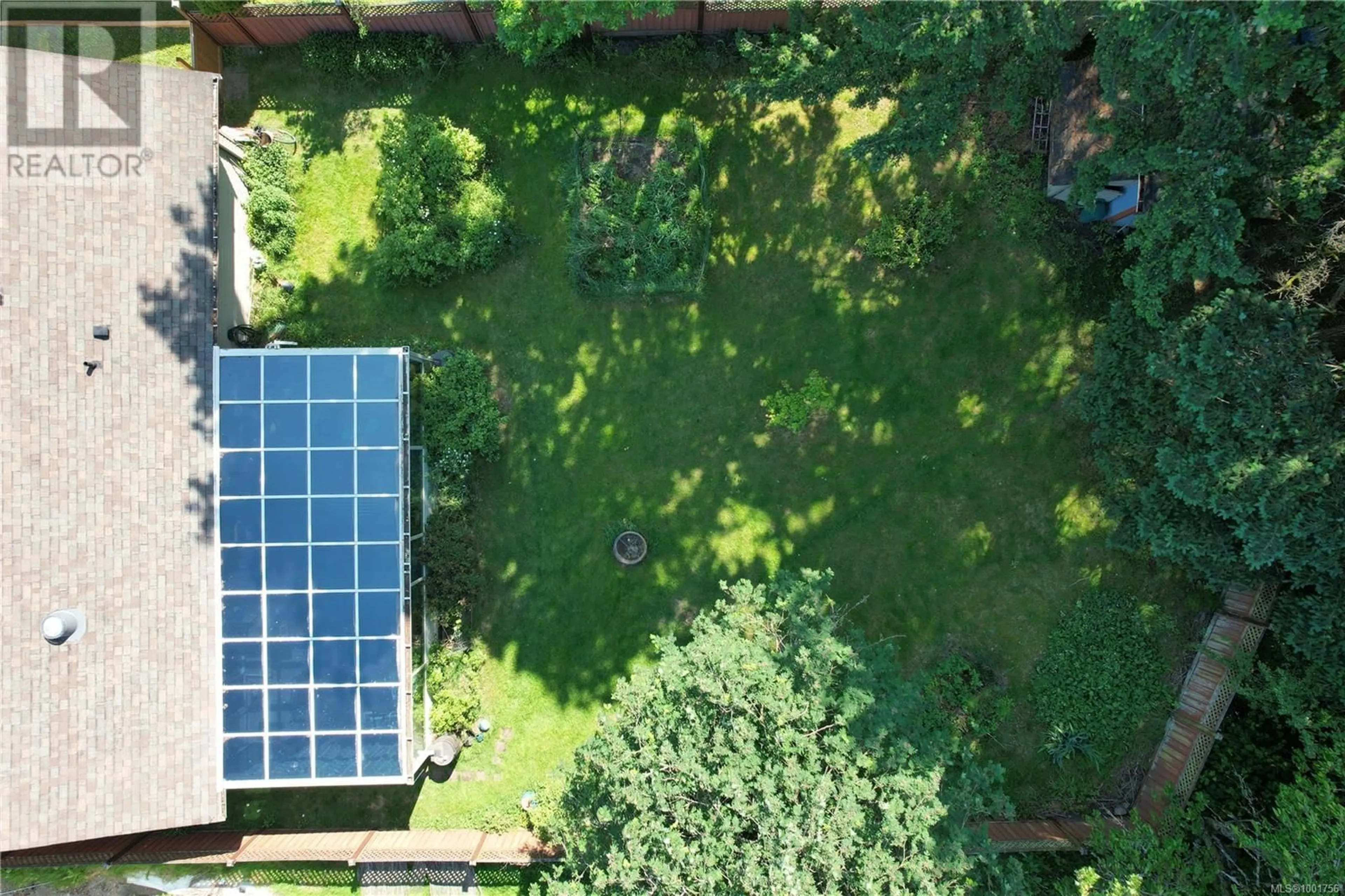 A pic from outside/outdoor area/front of a property/back of a property/a pic from drone, unknown for 467 GAIL PLACE, Nanaimo British Columbia V9R5W4