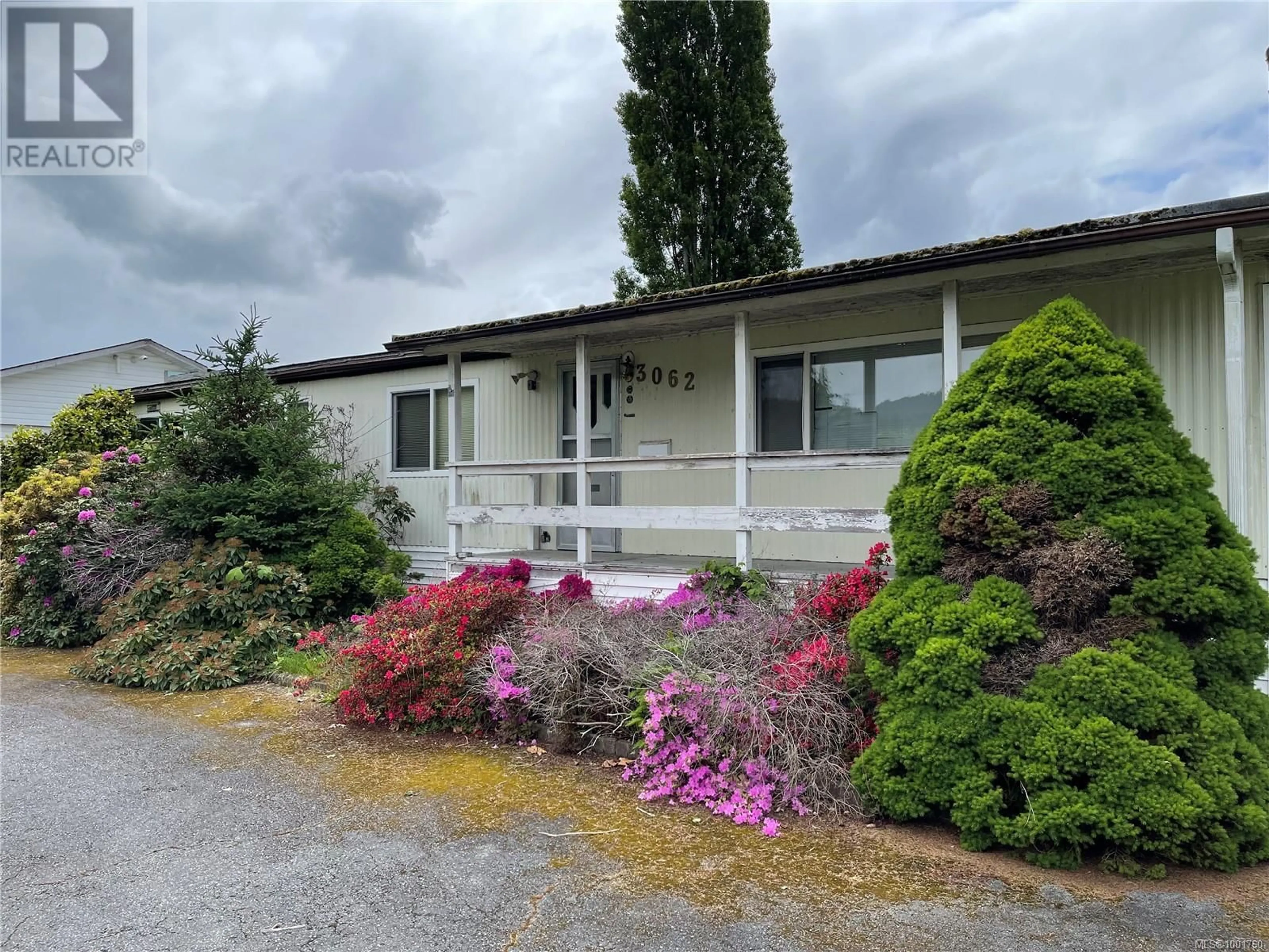 A pic from outside/outdoor area/front of a property/back of a property/a pic from drone, building for 3062 HARRISON STREET, Port Alberni British Columbia V9Y8S1