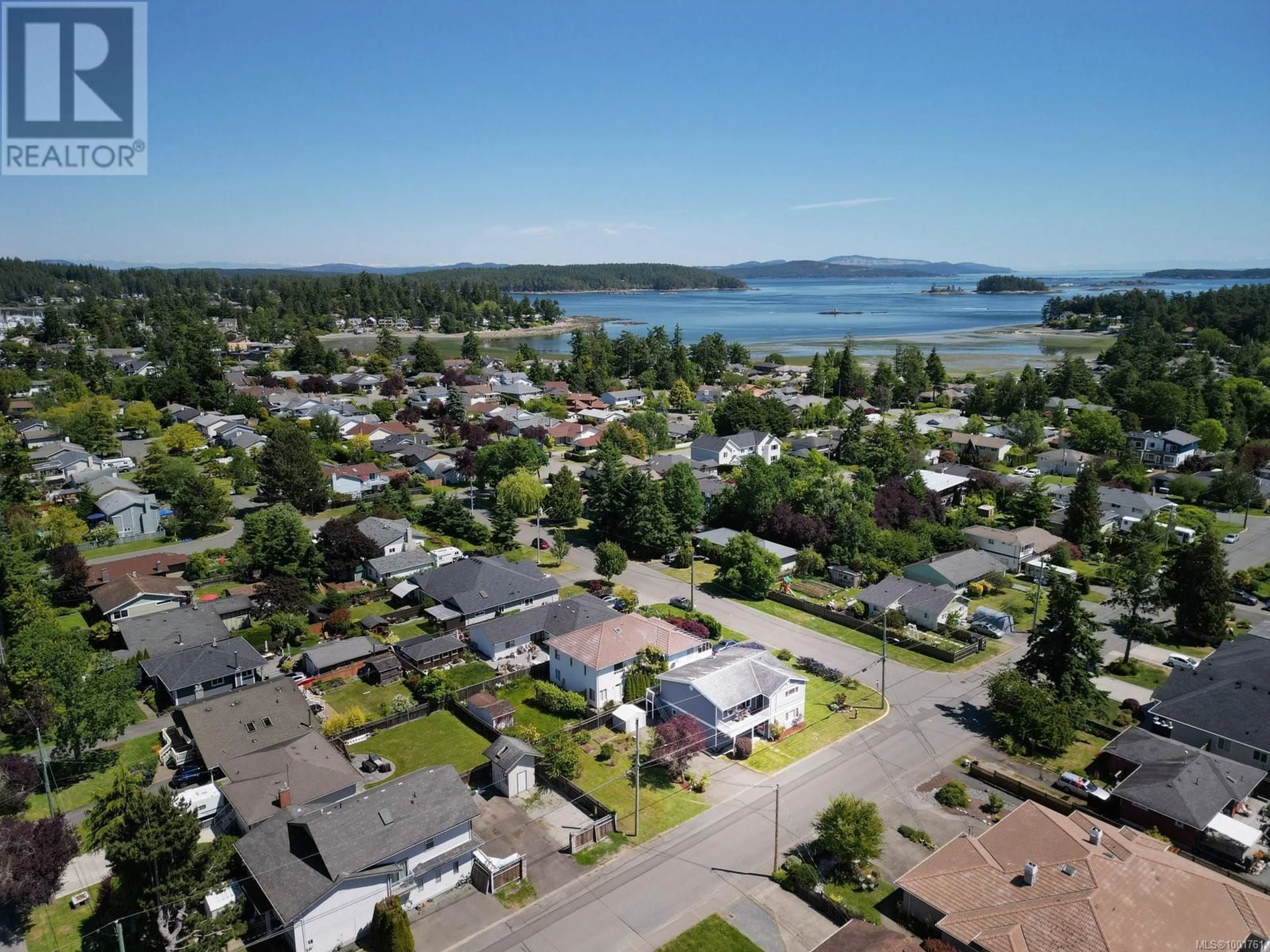 A pic from outside/outdoor area/front of a property/back of a property/a pic from drone, water/lake/river/ocean view for 2254 AMELIA AVENUE, Sidney British Columbia V8L2H7