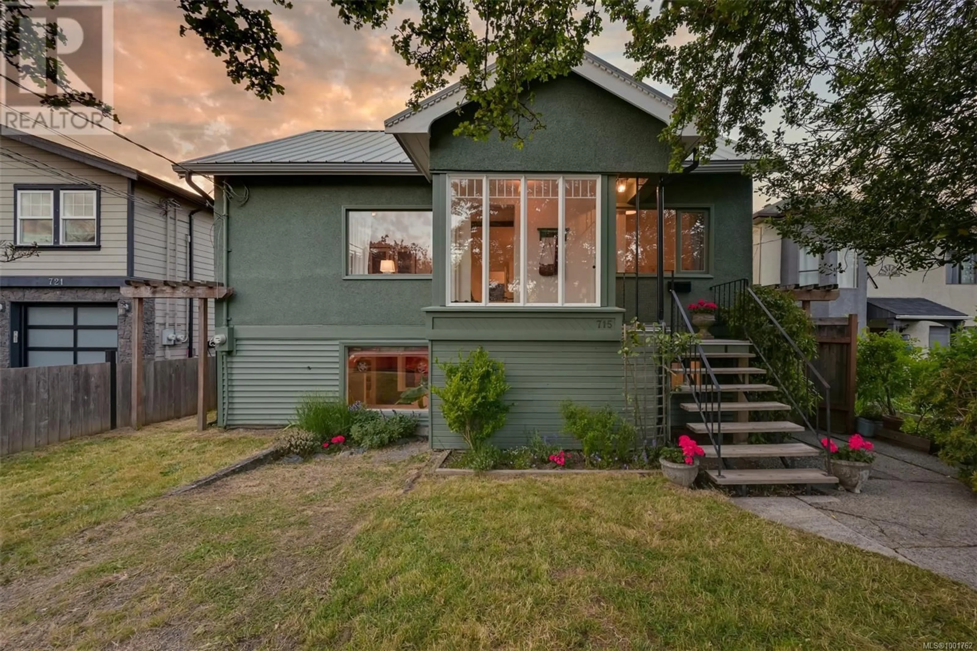 Unknown for 715 POWDERLY AVENUE, Victoria British Columbia V9A2Z3
