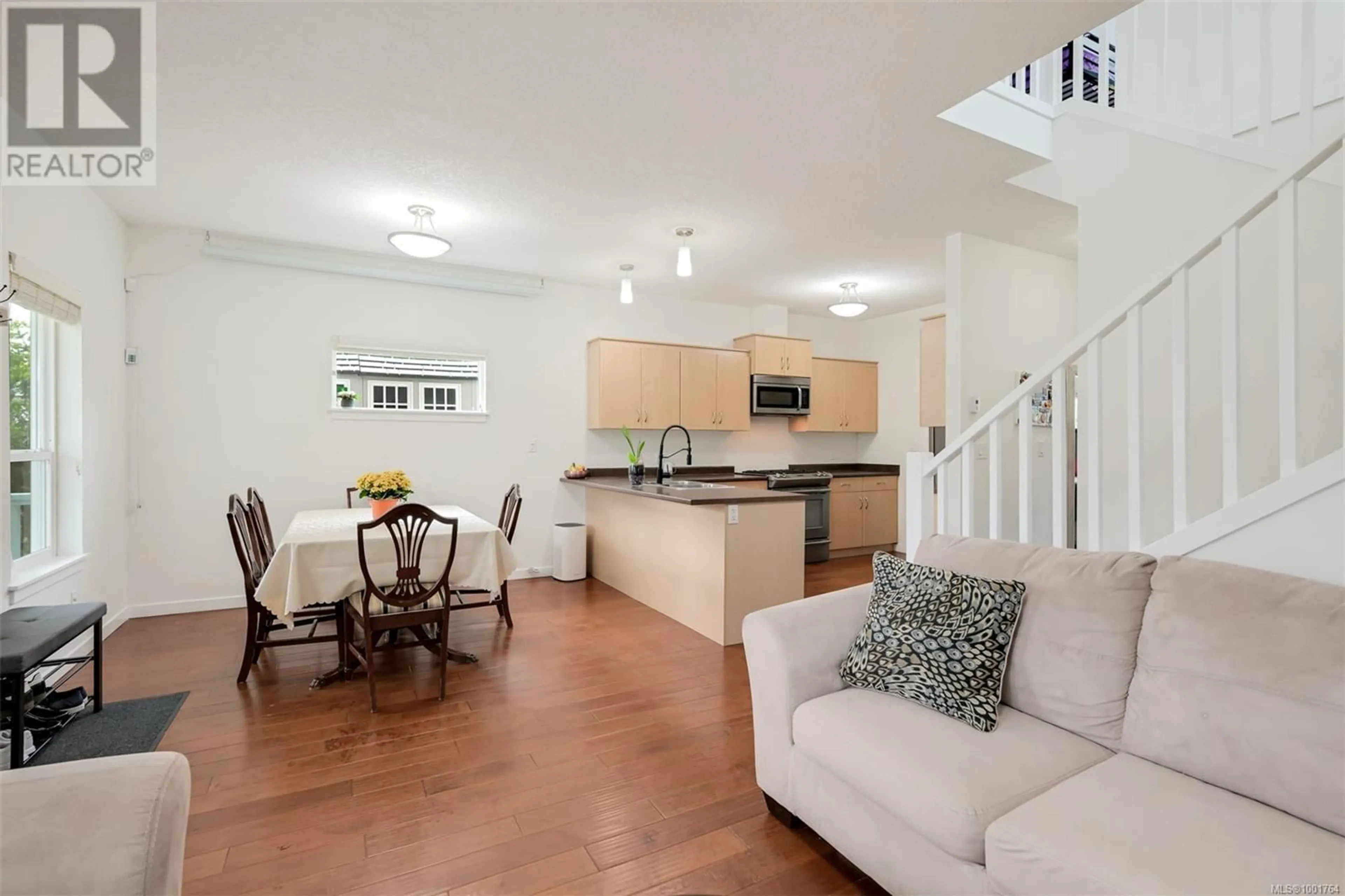 Living room with furniture, unknown for 3369 PIPER ROAD, Langford British Columbia V9C0G9
