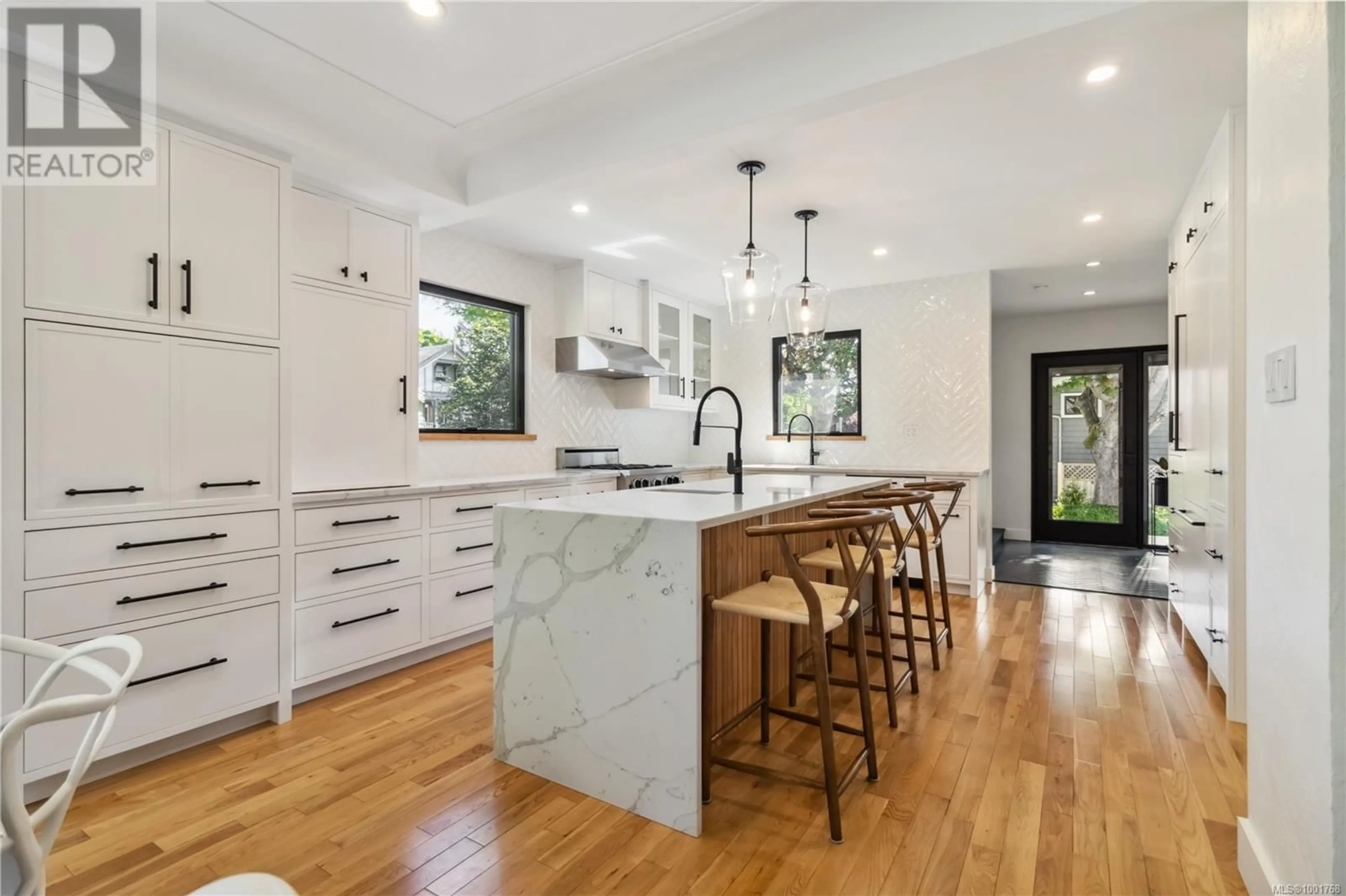Open concept kitchen, unknown for 325 LINDEN AVENUE, Victoria British Columbia V8V4E8