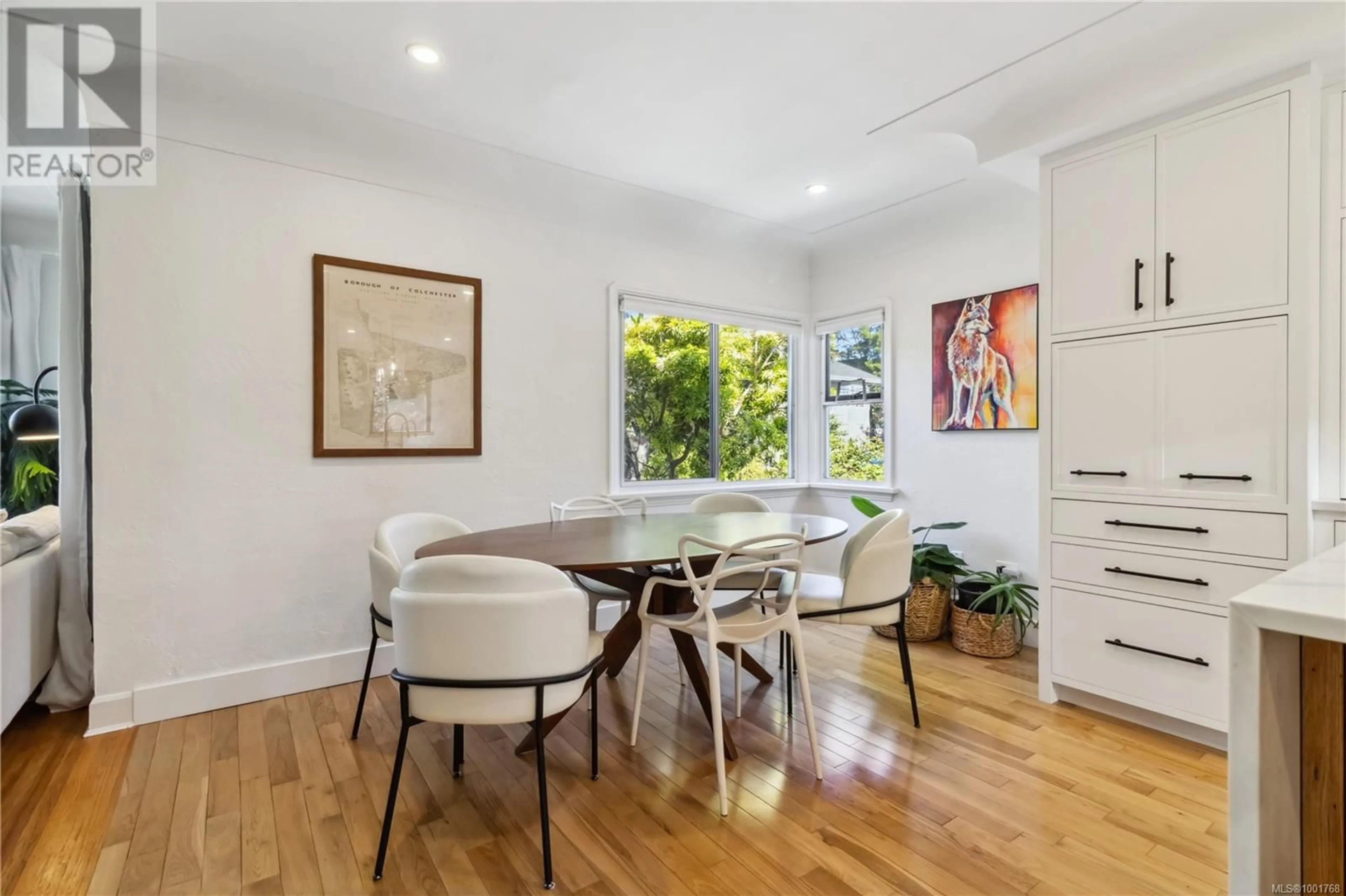 Dining room, wood/laminate floor for 325 LINDEN AVENUE, Victoria British Columbia V8V4E8