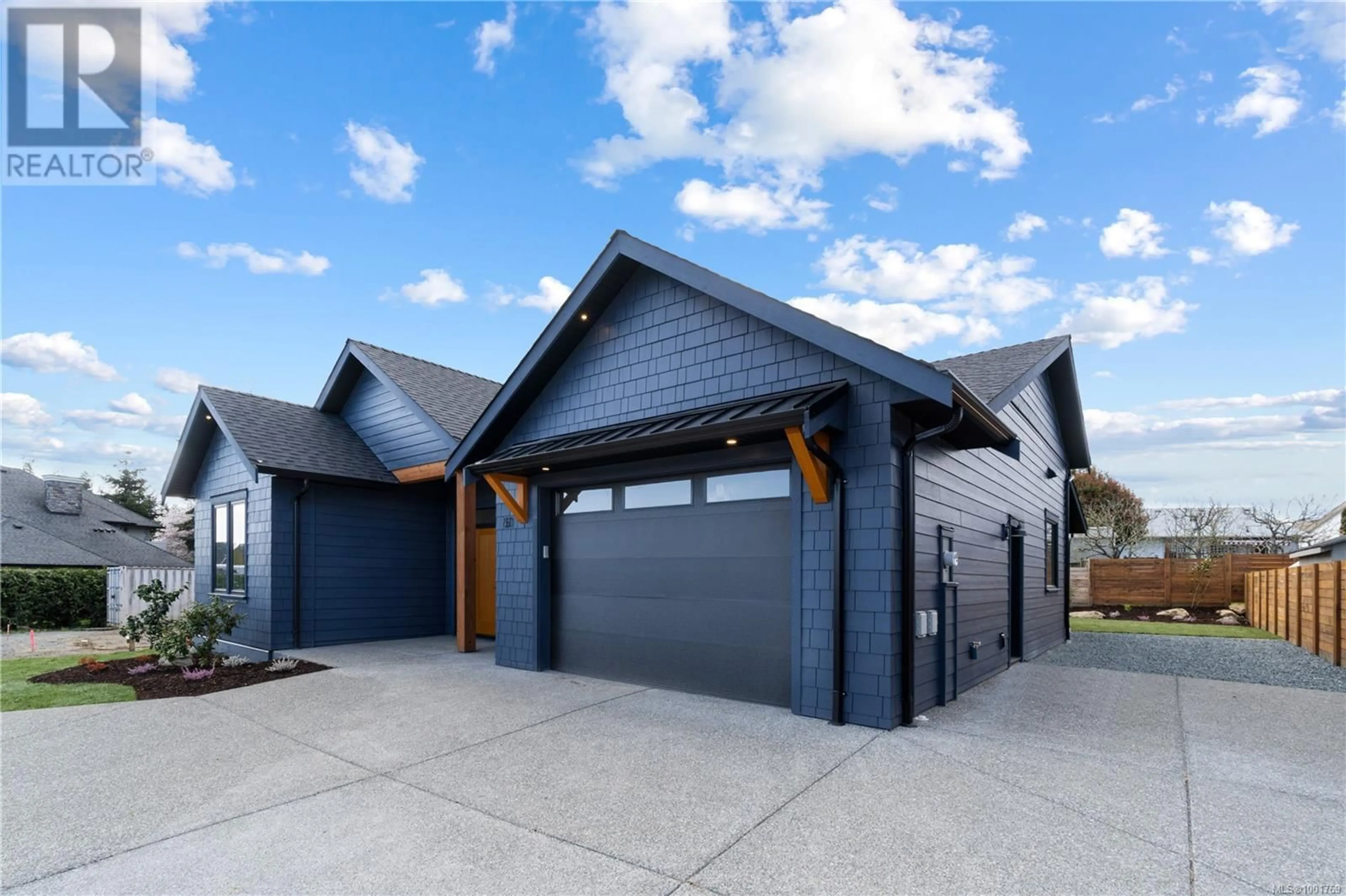 Indoor garage for 51 SUN WEST PLACE, Parksville British Columbia V9P2W9