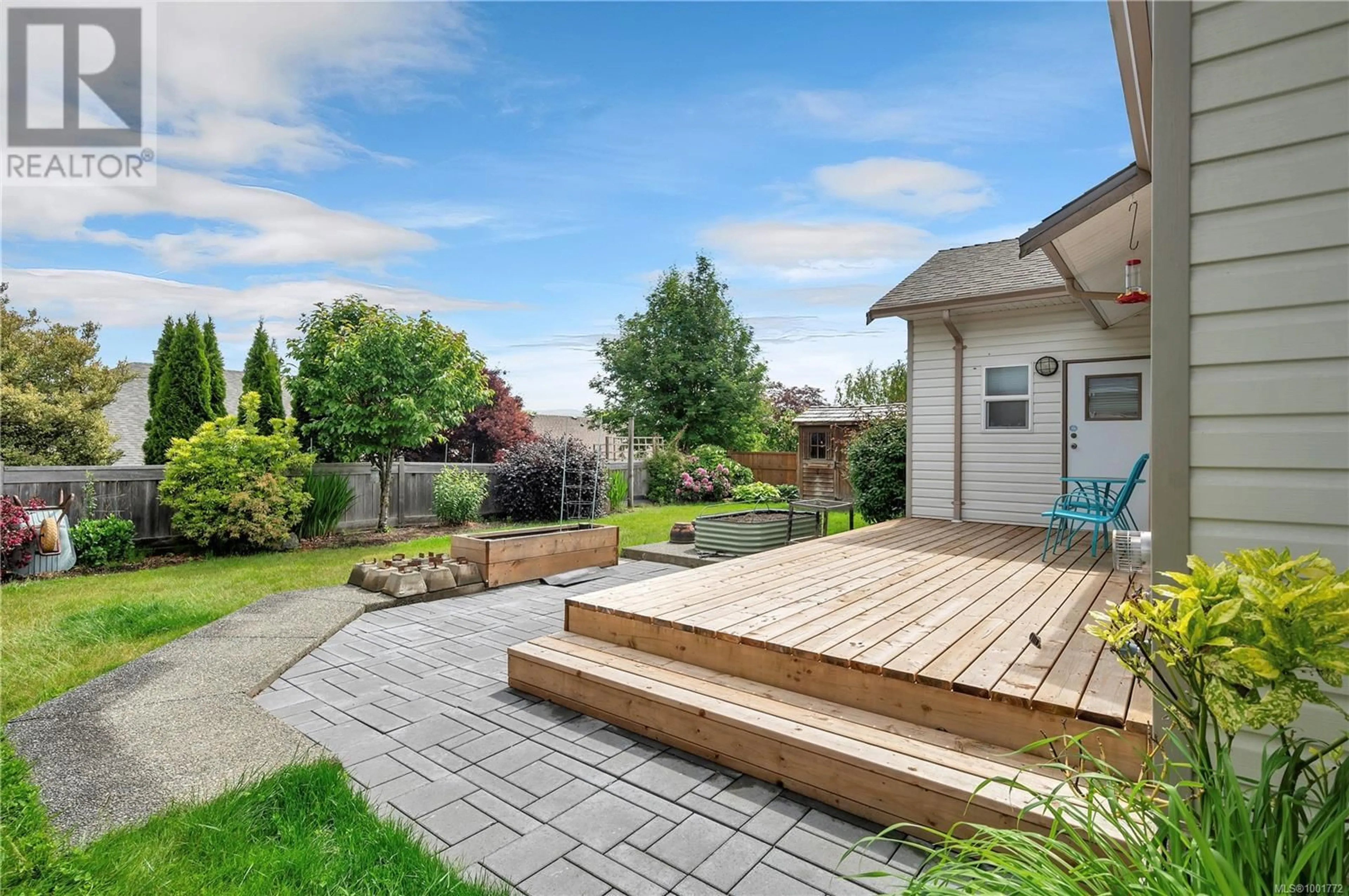 Patio, street for 678 BAKER PLACE, Campbell River British Columbia V9H1S8