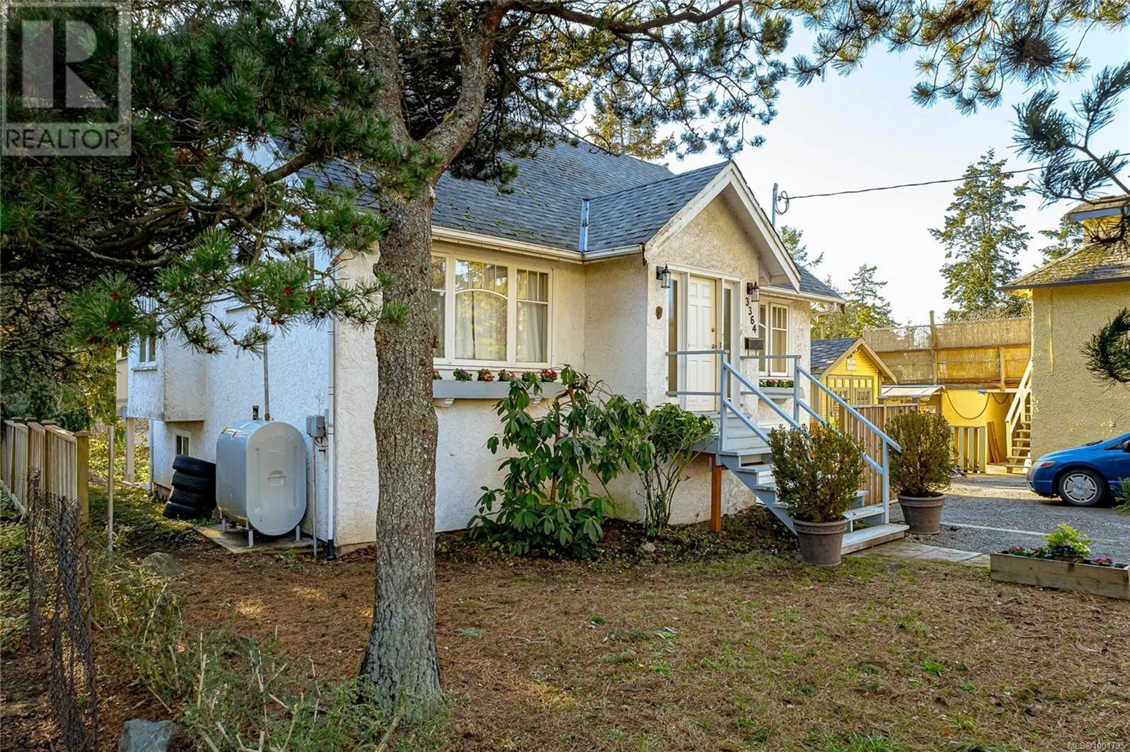 Unknown for 3364 COOK STREET, Saanich British Columbia V8X1A8