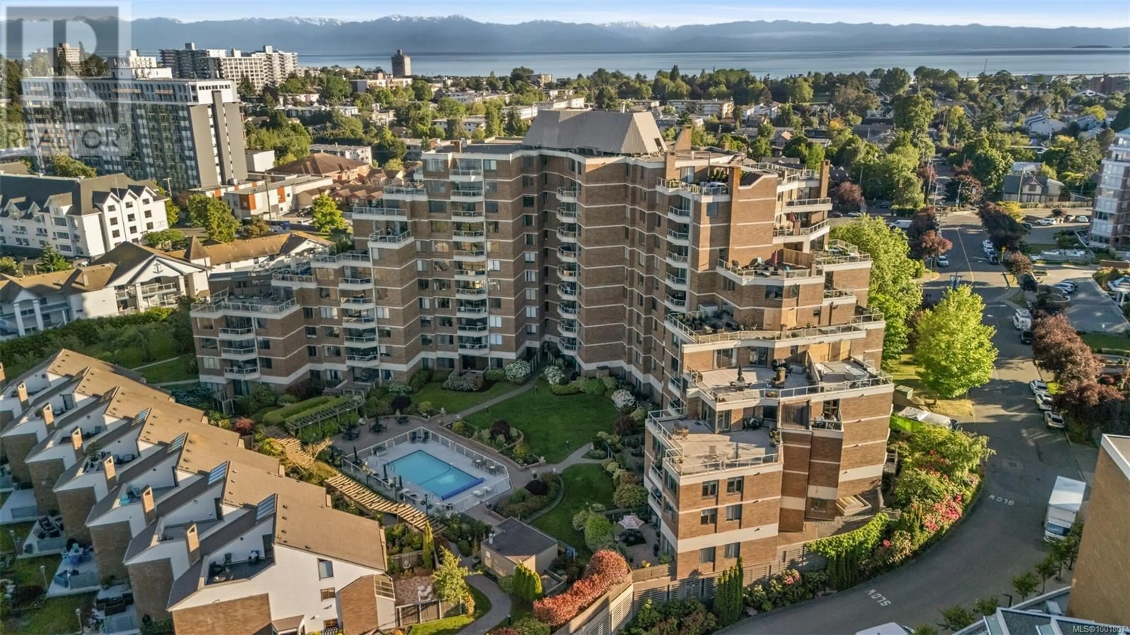 A pic from outside/outdoor area/front of a property/back of a property/a pic from drone, city buildings view from balcony for 610 - 225 BELLEVILLE STREET, Victoria British Columbia V8V4T9