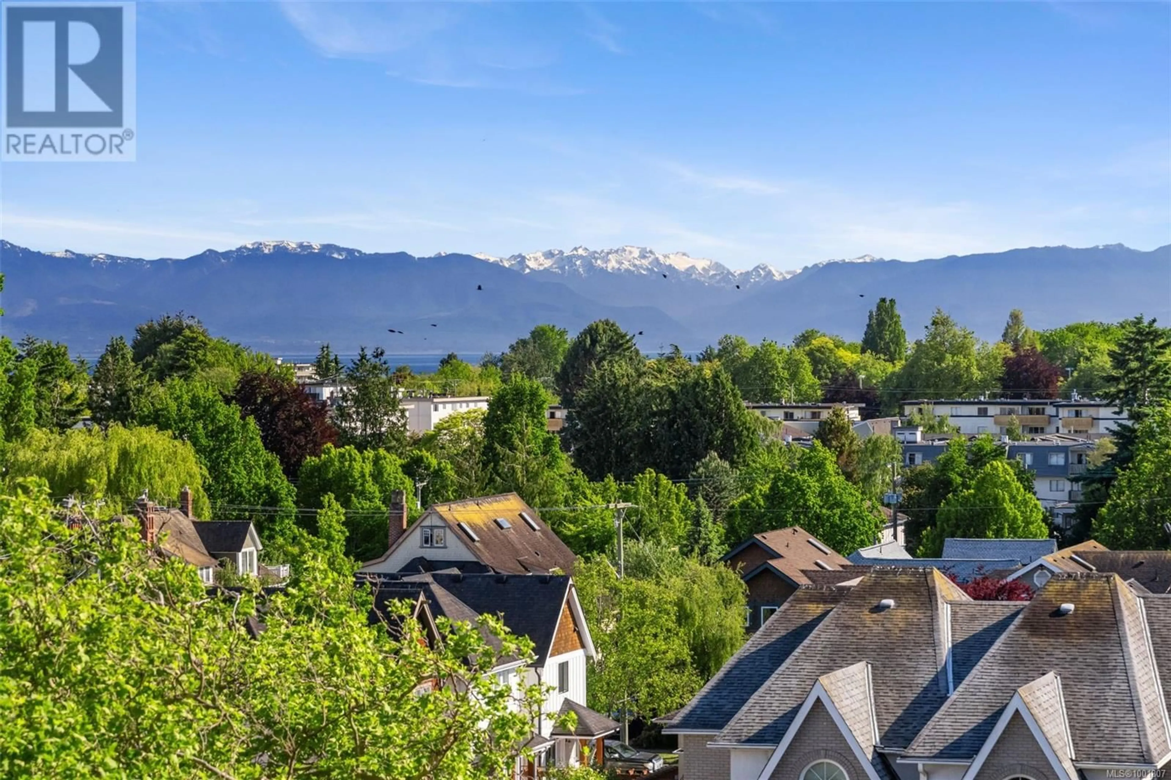 A pic from outside/outdoor area/front of a property/back of a property/a pic from drone, mountain view for 610 - 225 BELLEVILLE STREET, Victoria British Columbia V8V4T9