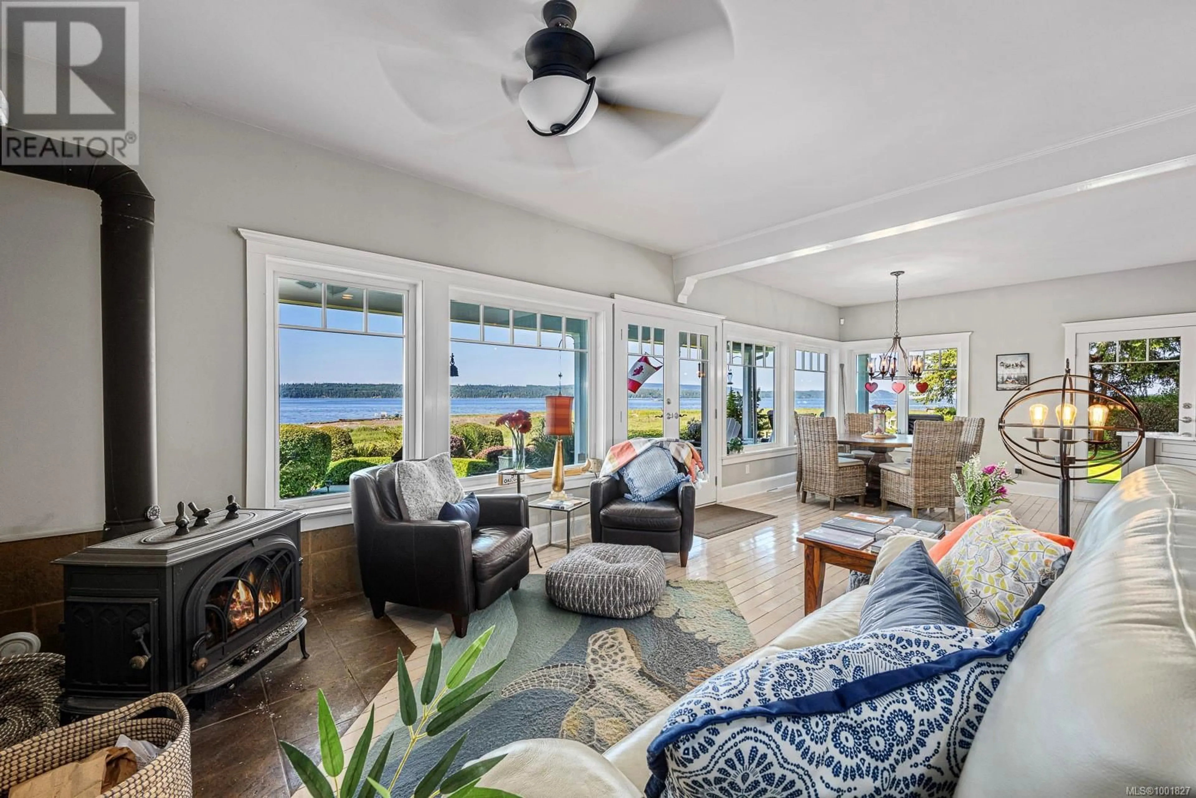 Living room with furniture, unknown for 505 ARBUTUS BAY ROAD, Fanny Bay British Columbia V0R1W0