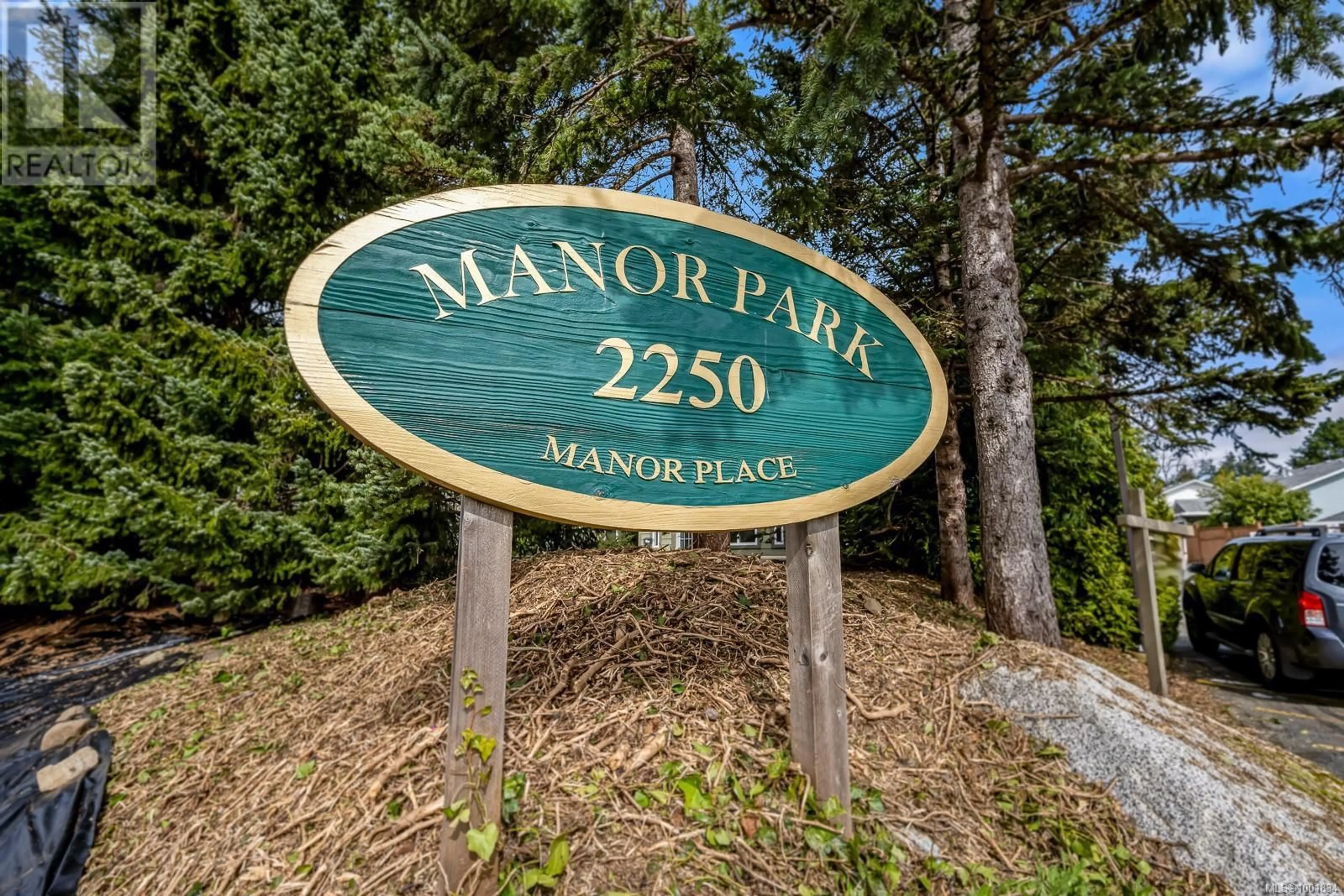 Indoor foyer for 309C - 2250 MANOR PLACE, Comox British Columbia V9M1C5