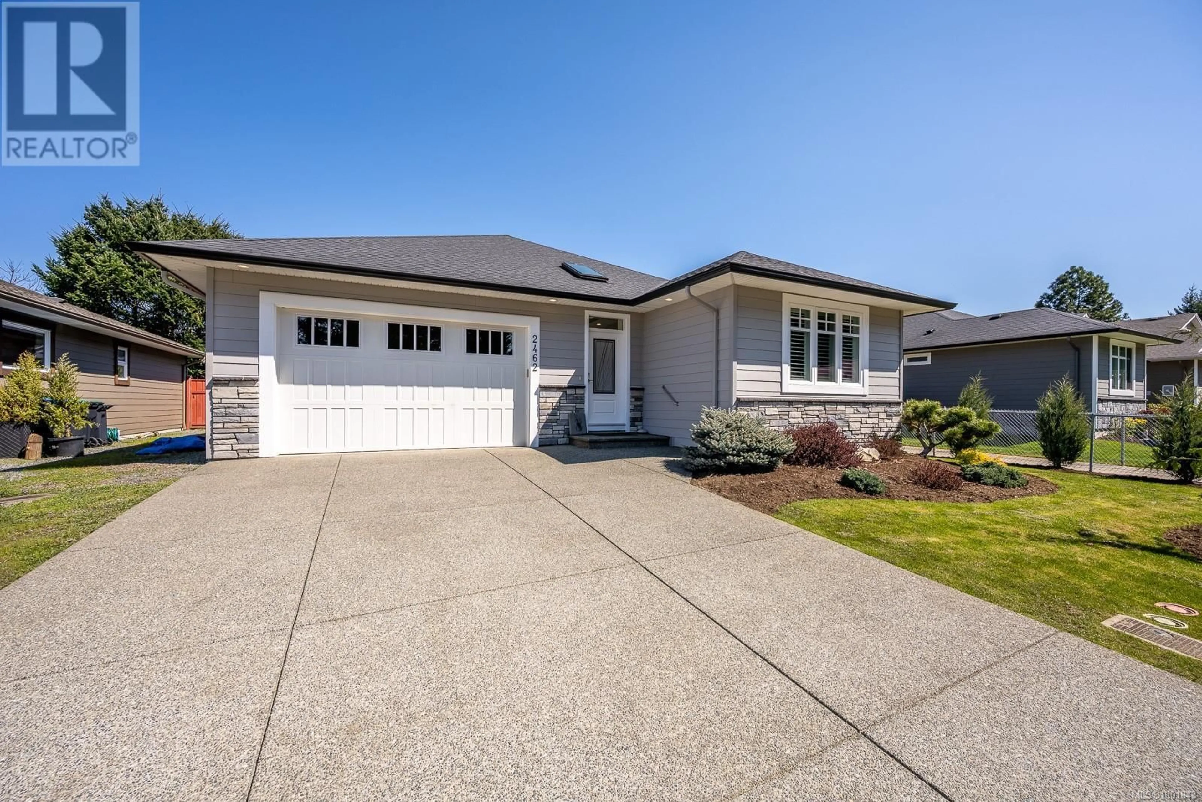 Home with vinyl exterior material, street for 2462 DAKOTA PLACE, Comox British Columbia V9M0B9
