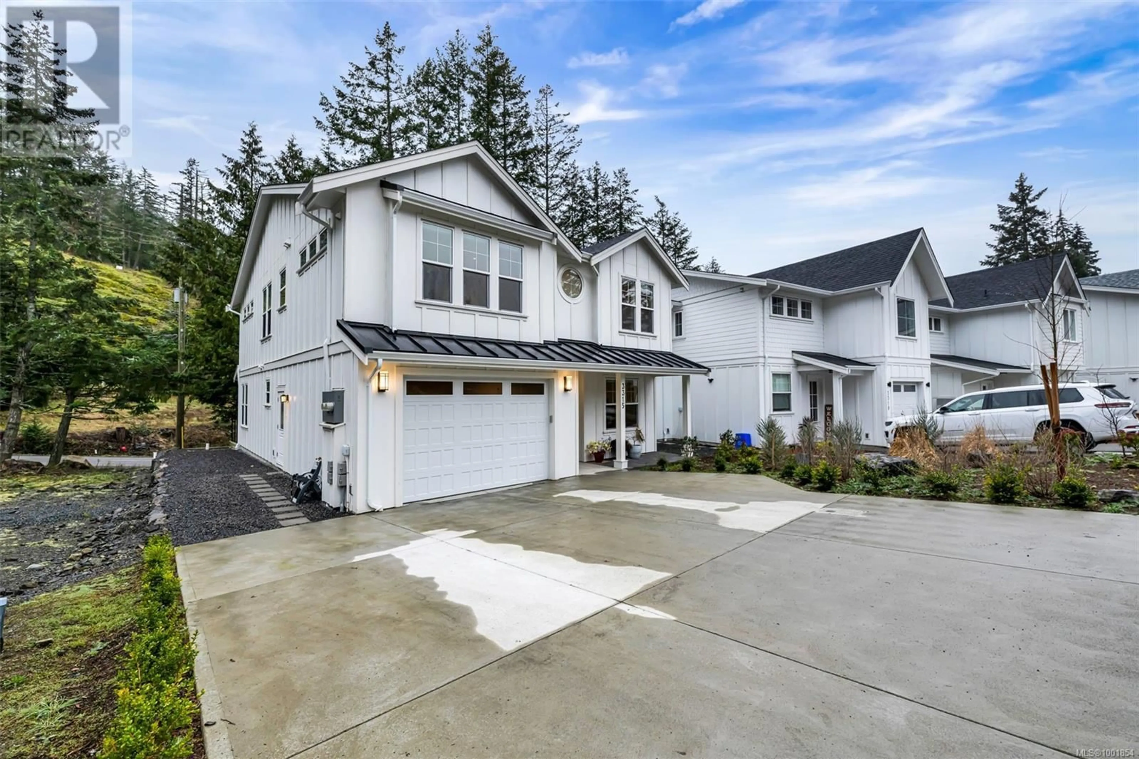Home with vinyl exterior material, street for 3315 WEST OAK PLACE, Langford British Columbia V9C2P2