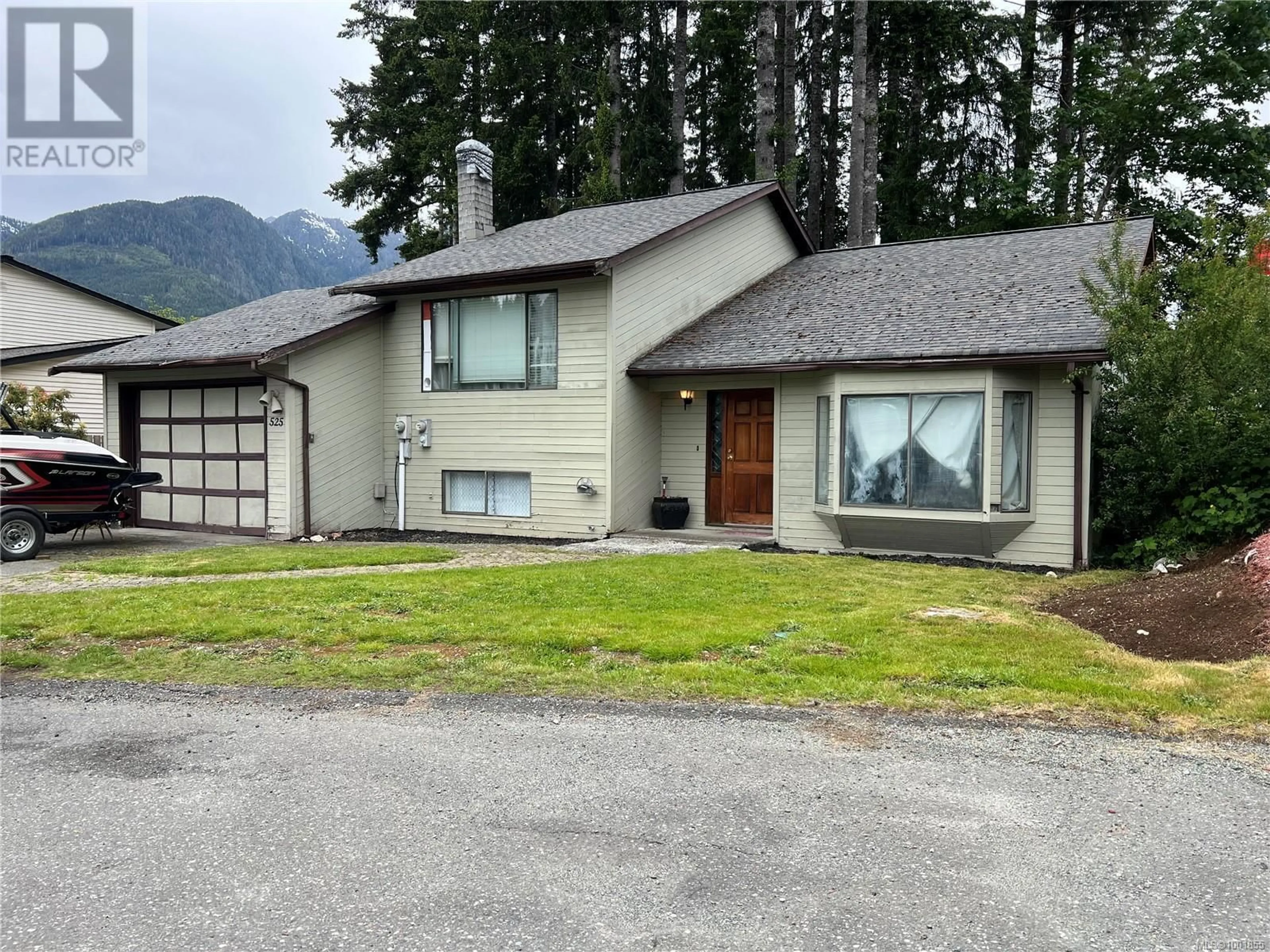 Home with vinyl exterior material, mountain view for 525 MUCHALAT COURT, Gold River British Columbia V0P1G0