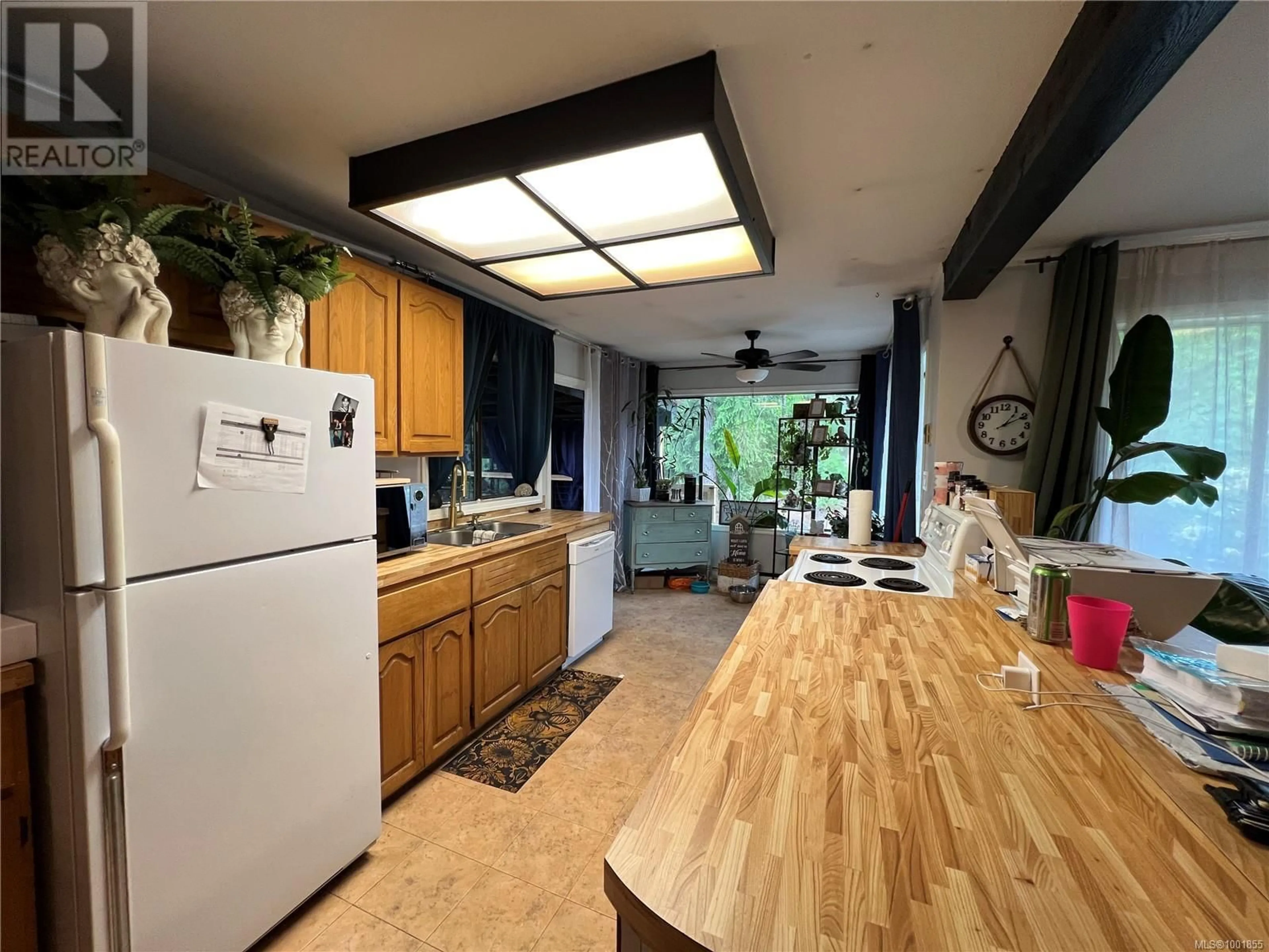 Open concept kitchen, unknown for 525 MUCHALAT COURT, Gold River British Columbia V0P1G0