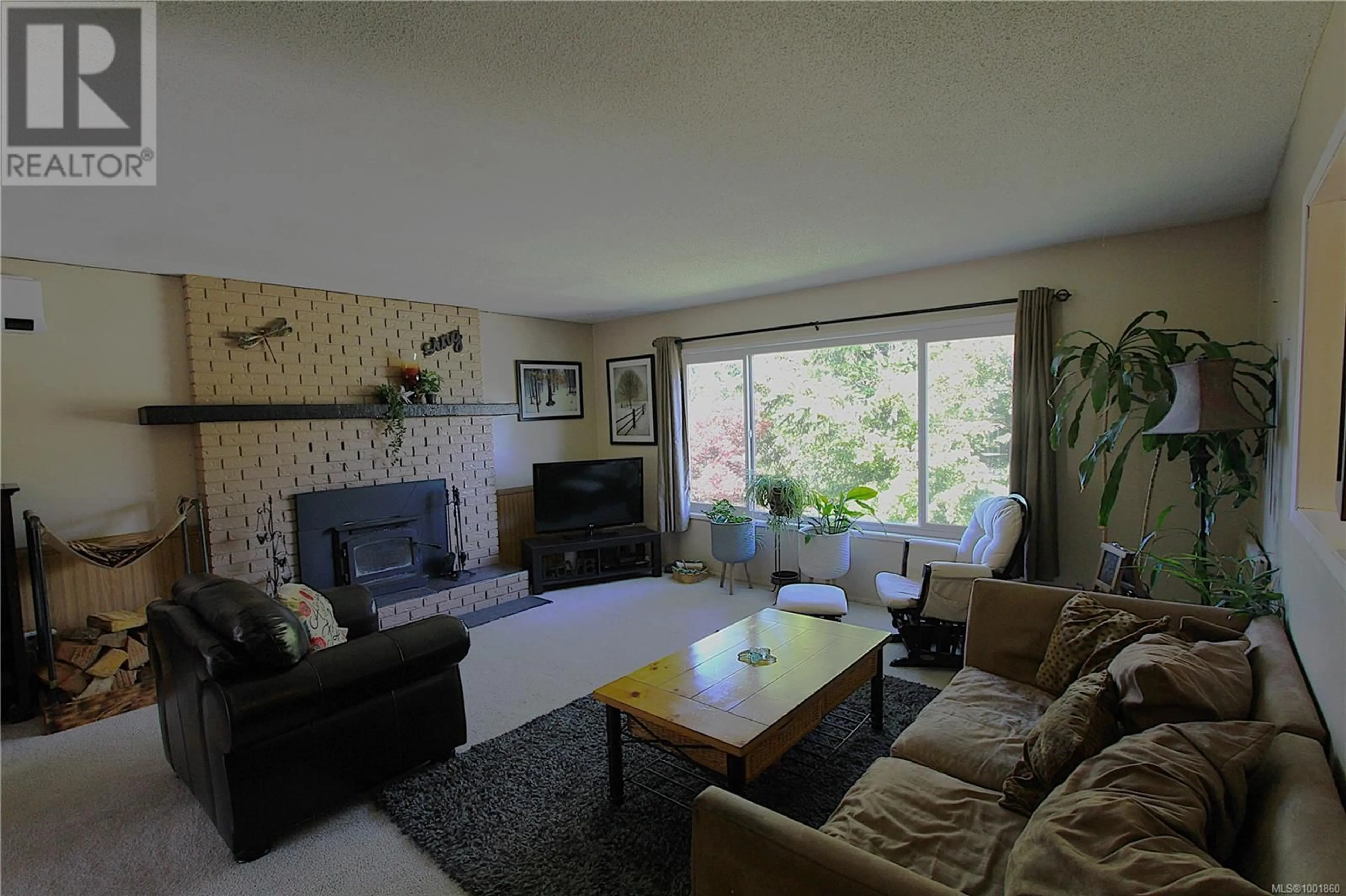 Living room with furniture, unknown for 551 CHARSTATE DRIVE, Campbell River British Columbia V9W6J5