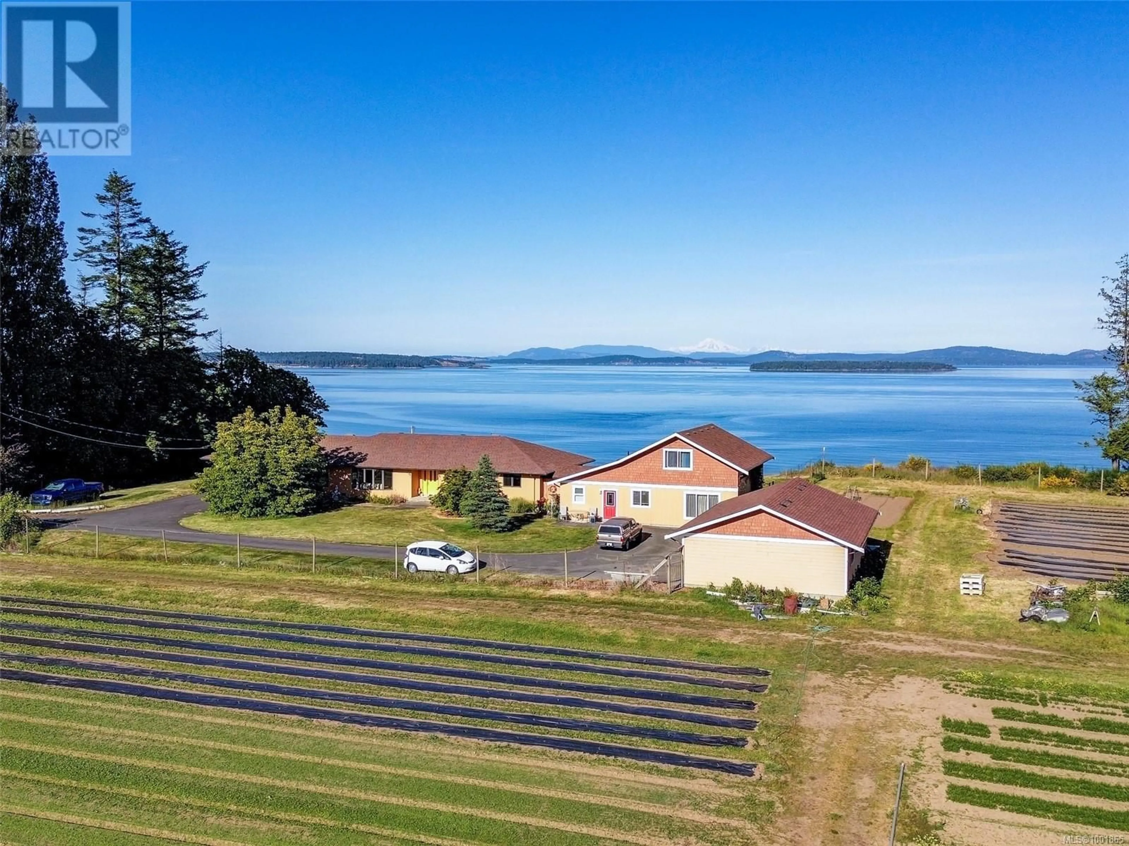 A pic from outside/outdoor area/front of a property/back of a property/a pic from drone, water/lake/river/ocean view for 3191 MARTINDALE ROAD, Central Saanich British Columbia V8L1V2