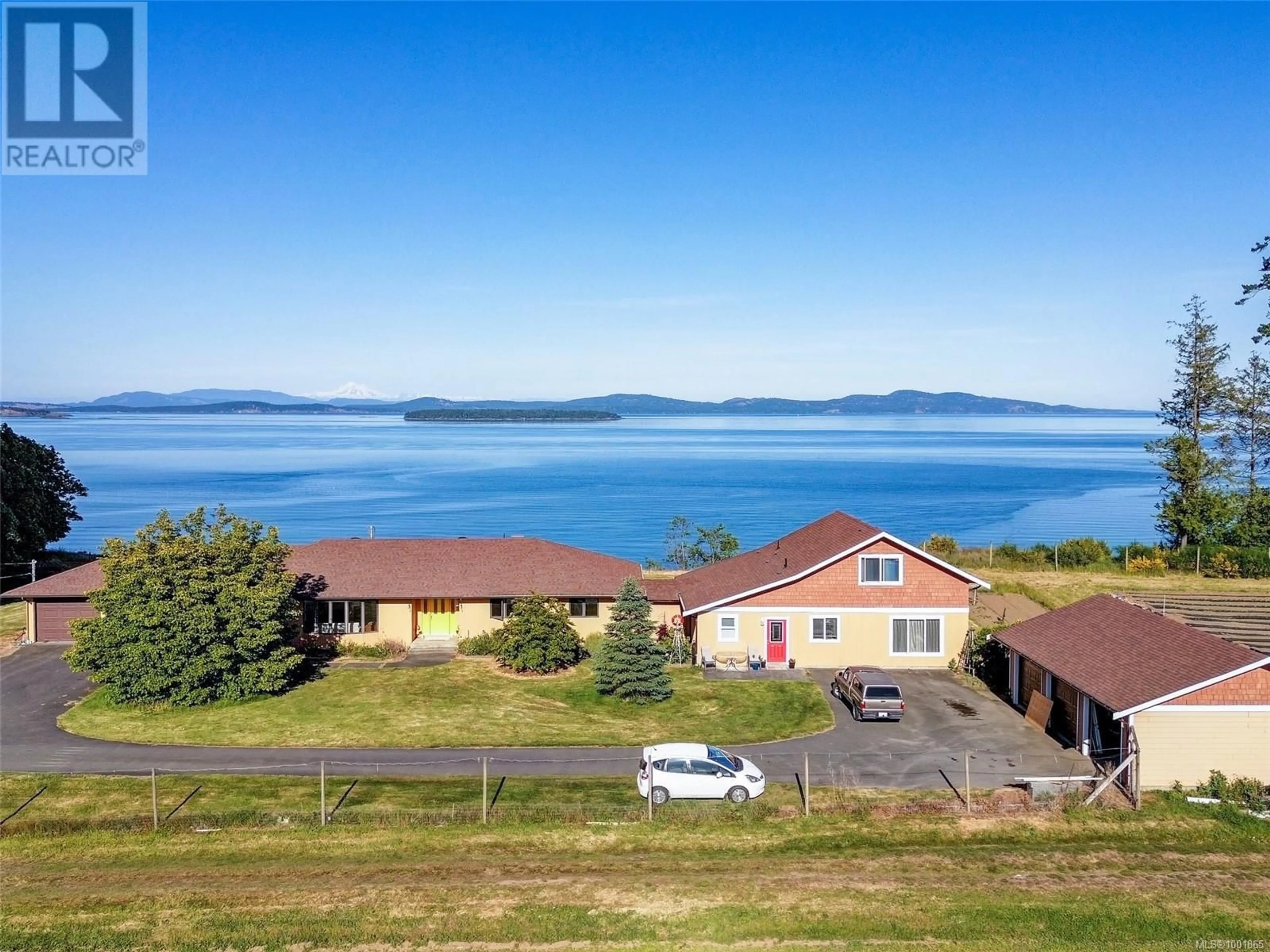 A pic from outside/outdoor area/front of a property/back of a property/a pic from drone, water/lake/river/ocean view for 3191 MARTINDALE ROAD, Central Saanich British Columbia V8L1V2