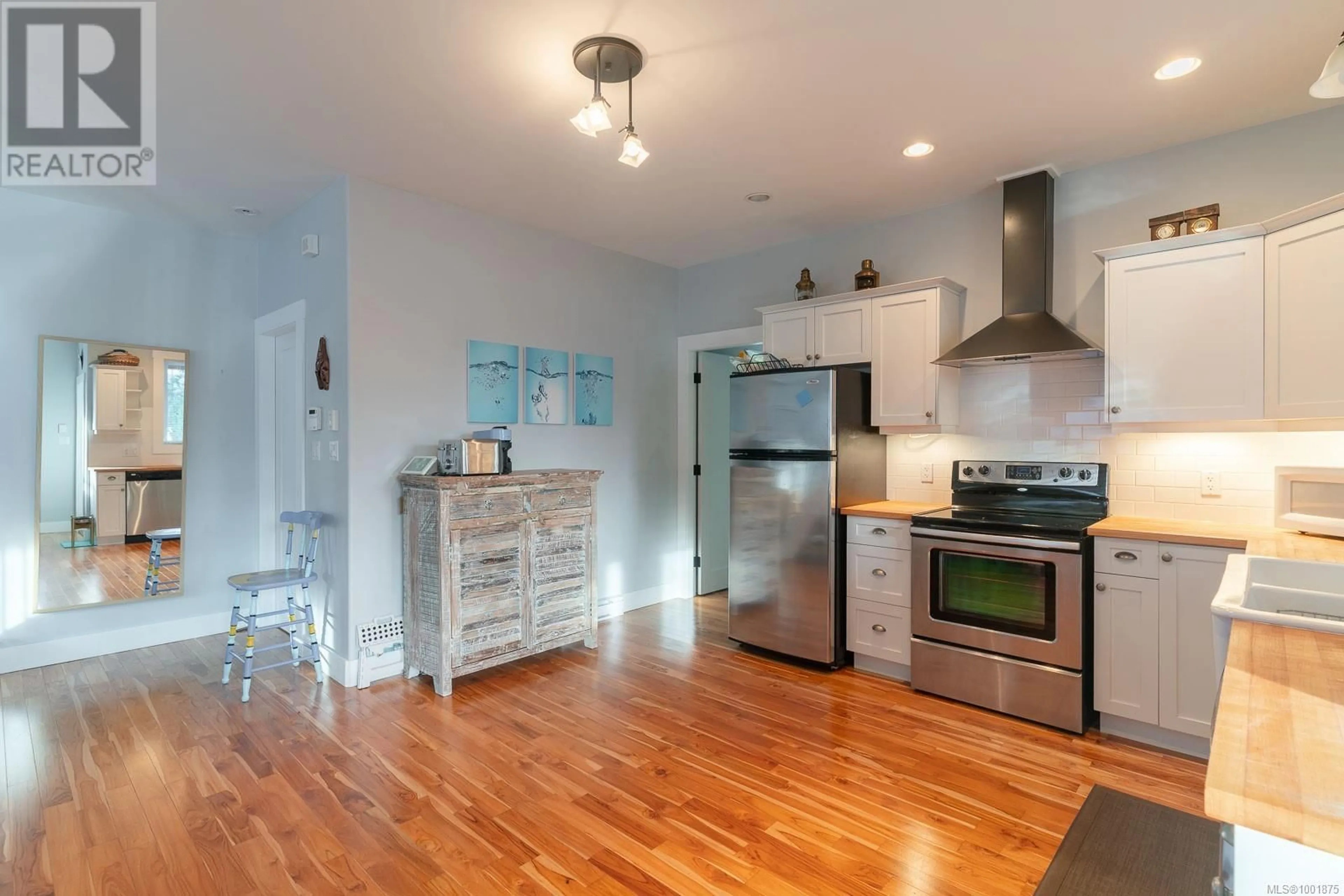 Open concept kitchen, wood/laminate floor for 6373 SALAL ROAD, Port Alberni British Columbia V9Y8Z3