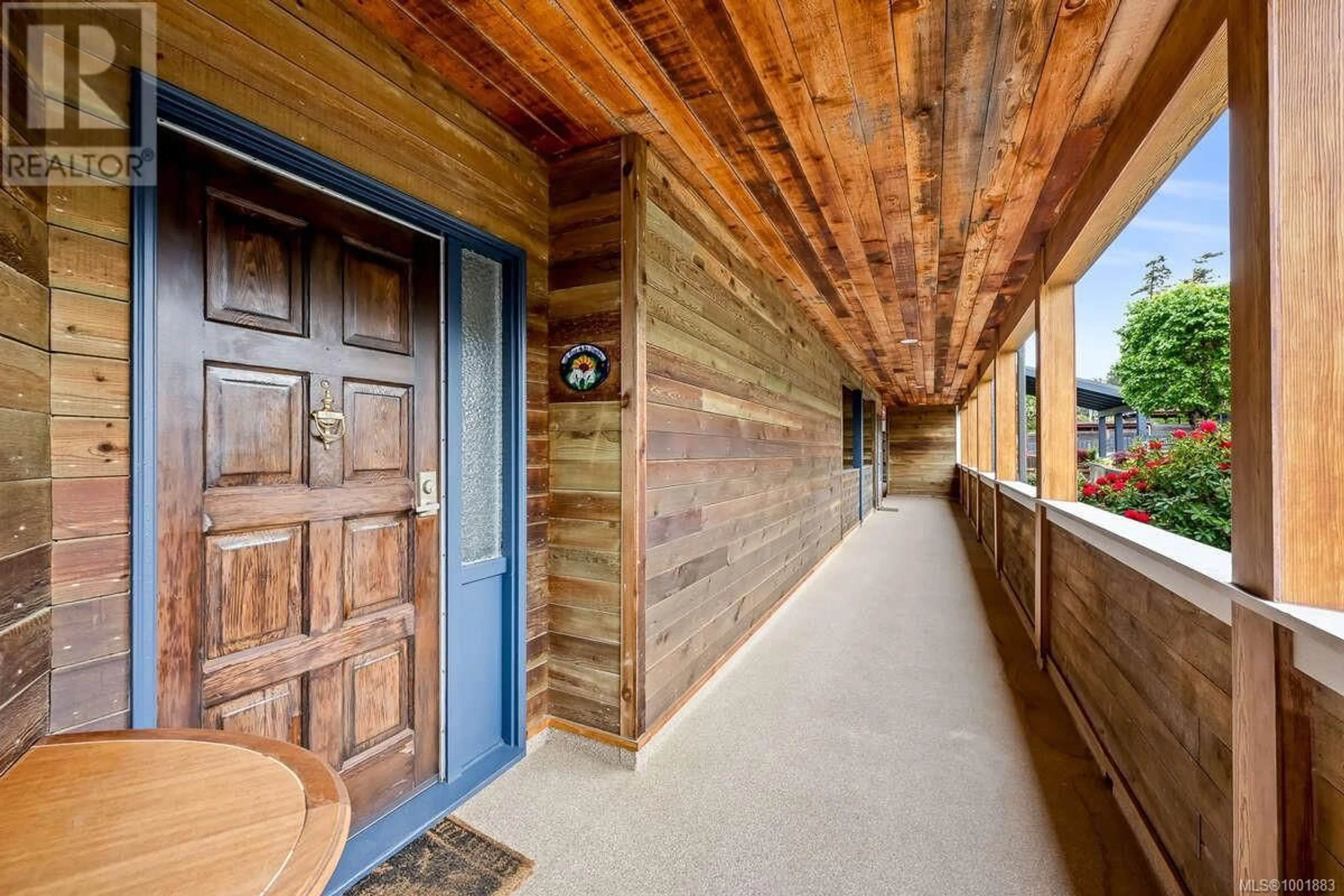 Indoor foyer for 301 - 539 ISLAND HIGHWAY, Campbell River British Columbia V9W2B9
