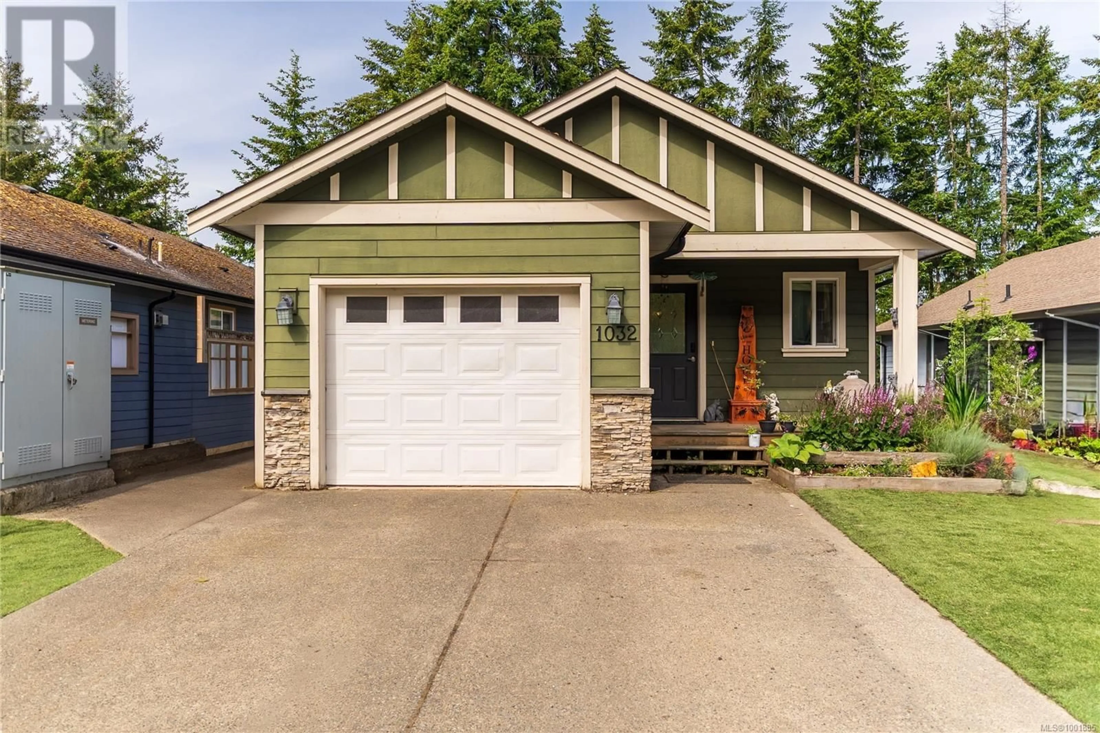 Home with vinyl exterior material, street for 1032 SKYLAR CIRCLE, Shawnigan Lake British Columbia V0R2W3