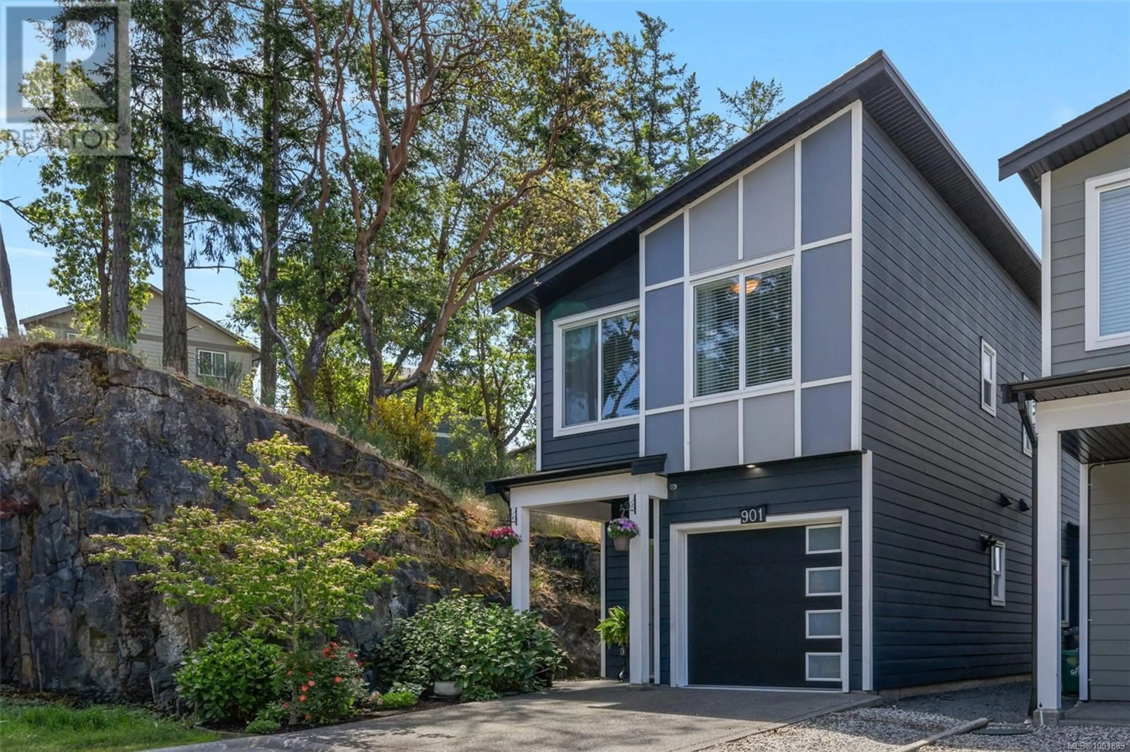Home with vinyl exterior material, street for 901 FULMAR RISE, Langford British Columbia V9C0J9