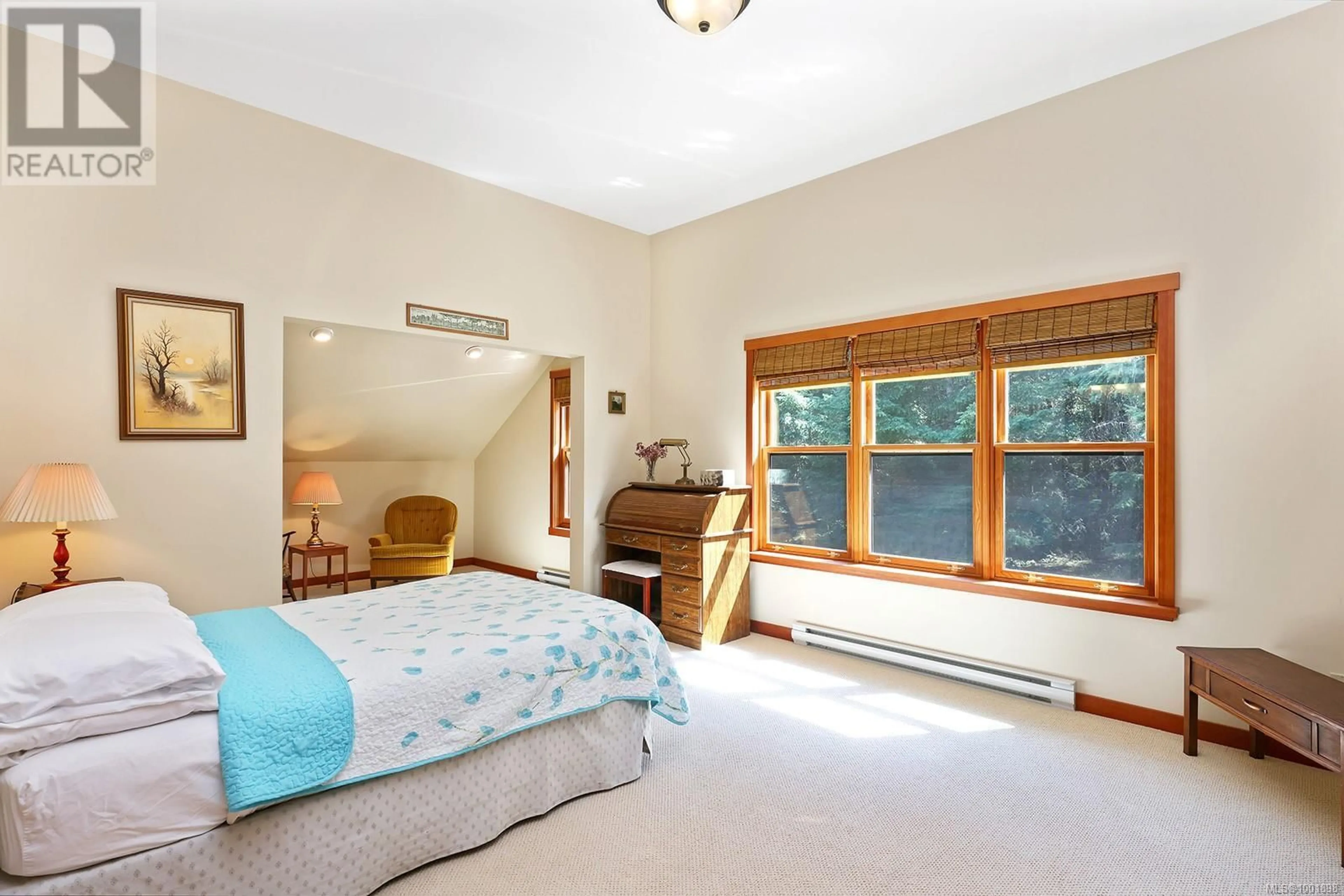 Bedroom with bed, unknown for 1645 LEA SMITH ROAD, Hornby Island British Columbia V0R1Z0