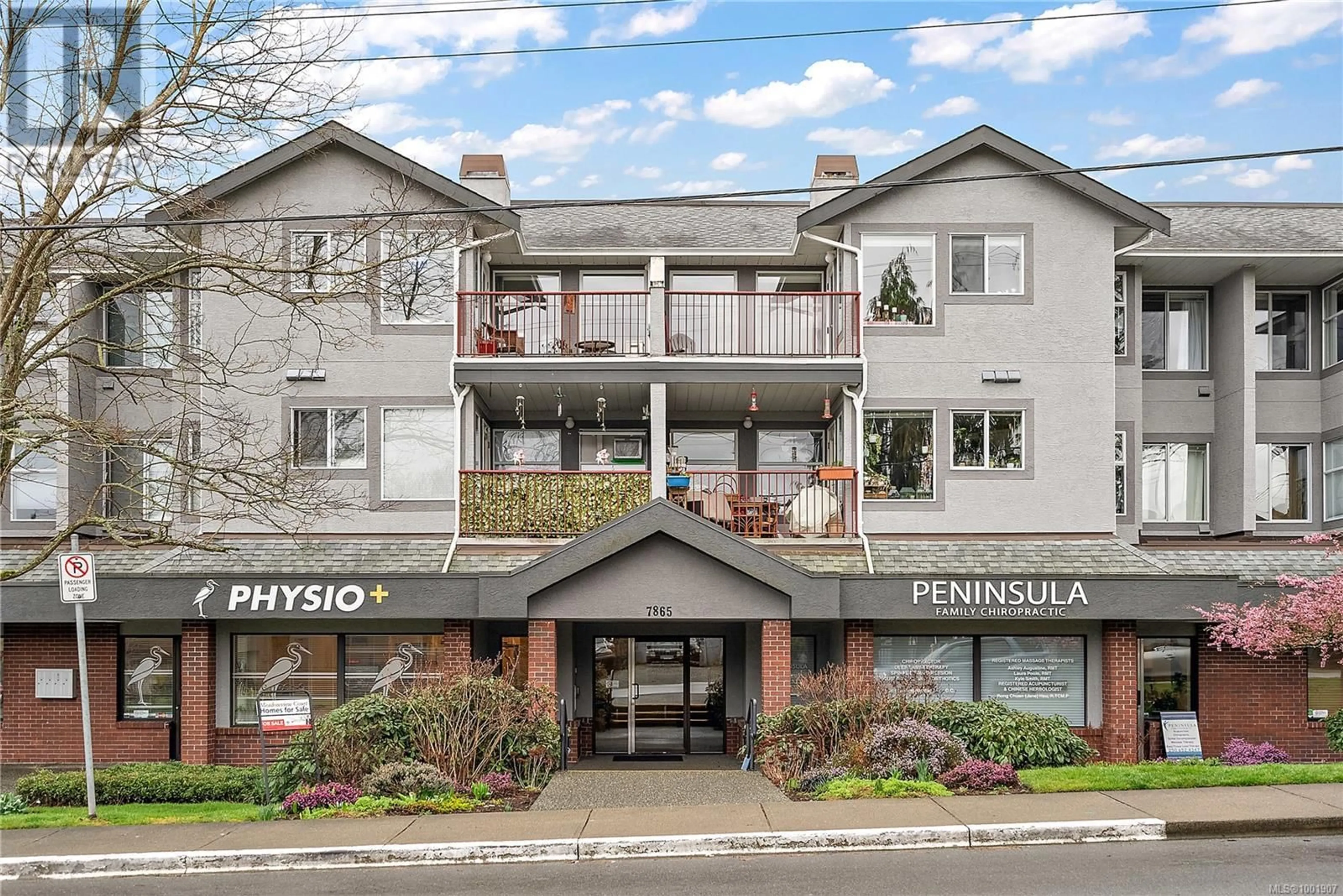 Patio, street for 306 - 7865 PATTERSON ROAD, Central Saanich British Columbia V8M2C7