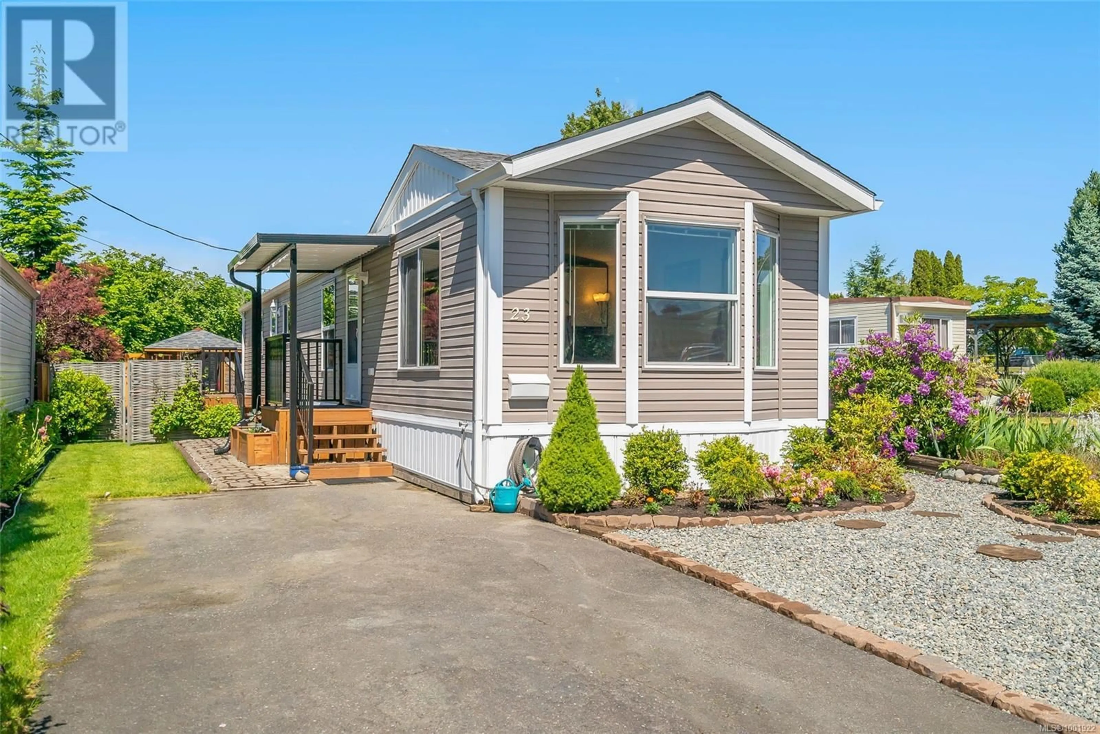 Home with vinyl exterior material, street for 23 - 80 FIFTH STREET, Nanaimo British Columbia V9R1N1
