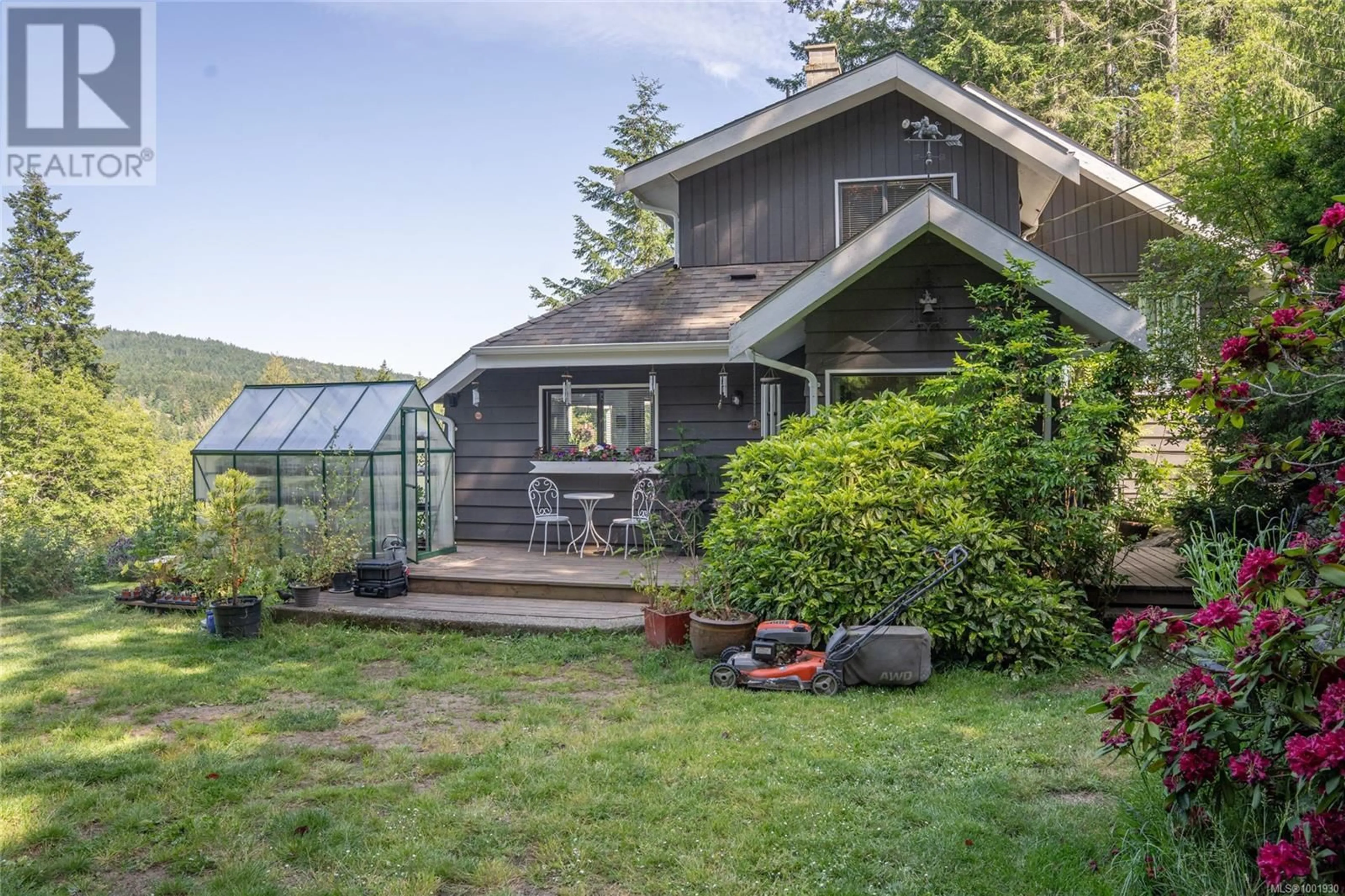 Patio, mountain view for 181 FURNESS ROAD, Salt Spring British Columbia V8K1Z7
