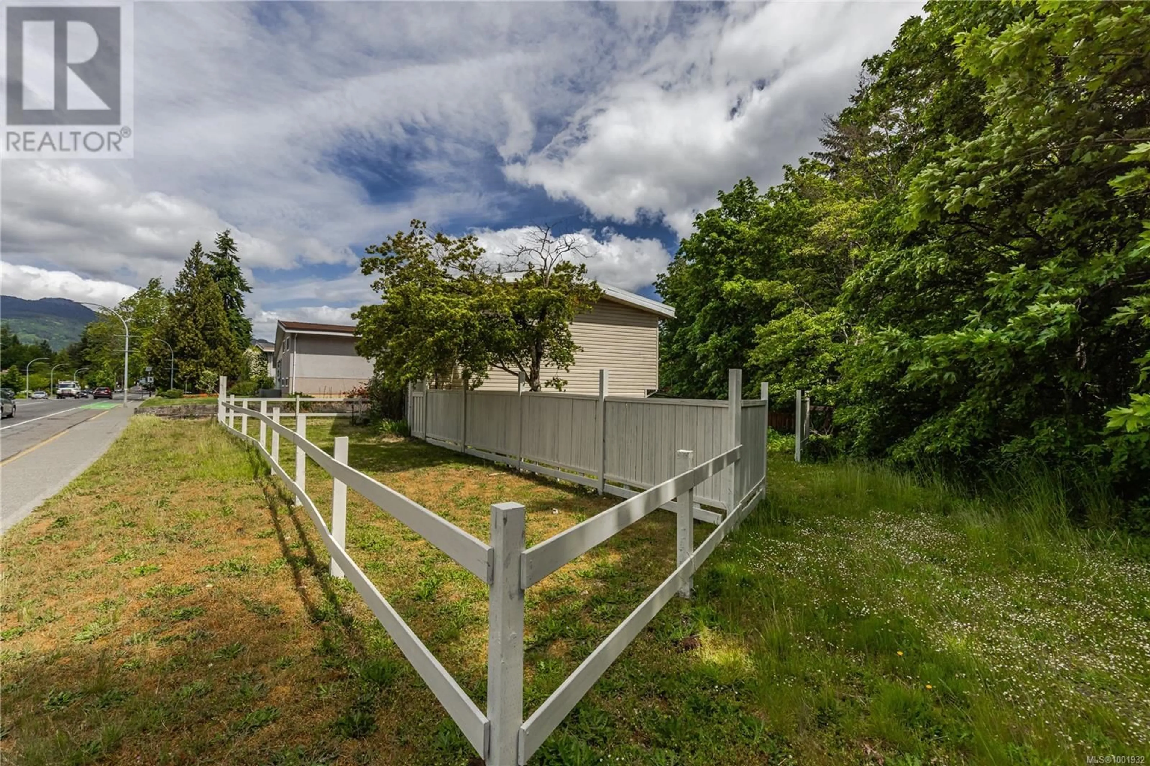 A pic from outside/outdoor area/front of a property/back of a property/a pic from drone, unknown for 770 GOVERNMENT STREET, Duncan British Columbia V9L1B2