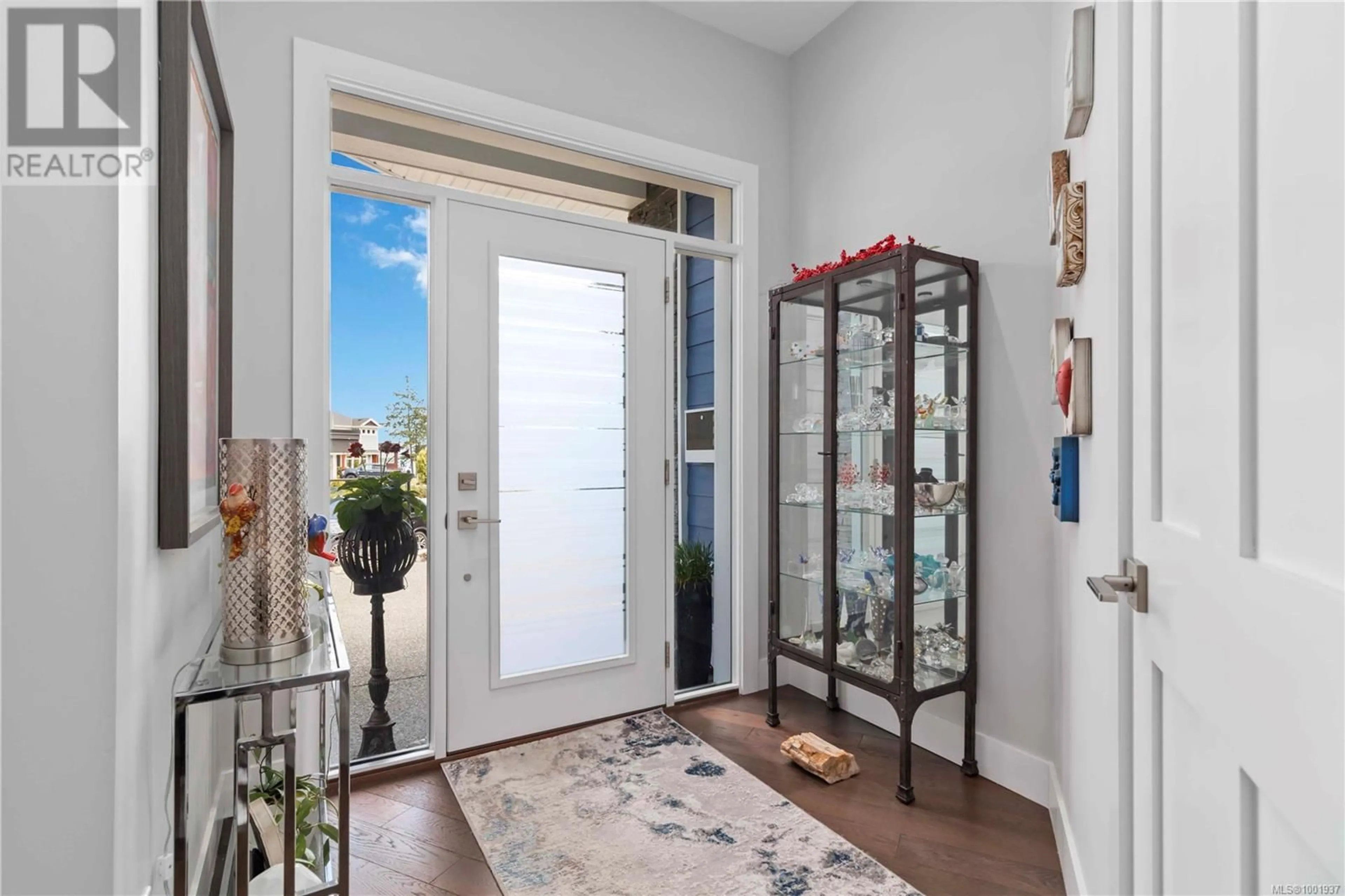 Indoor entryway for 708 DEMEL PLACE, Colwood British Columbia V9C3L6